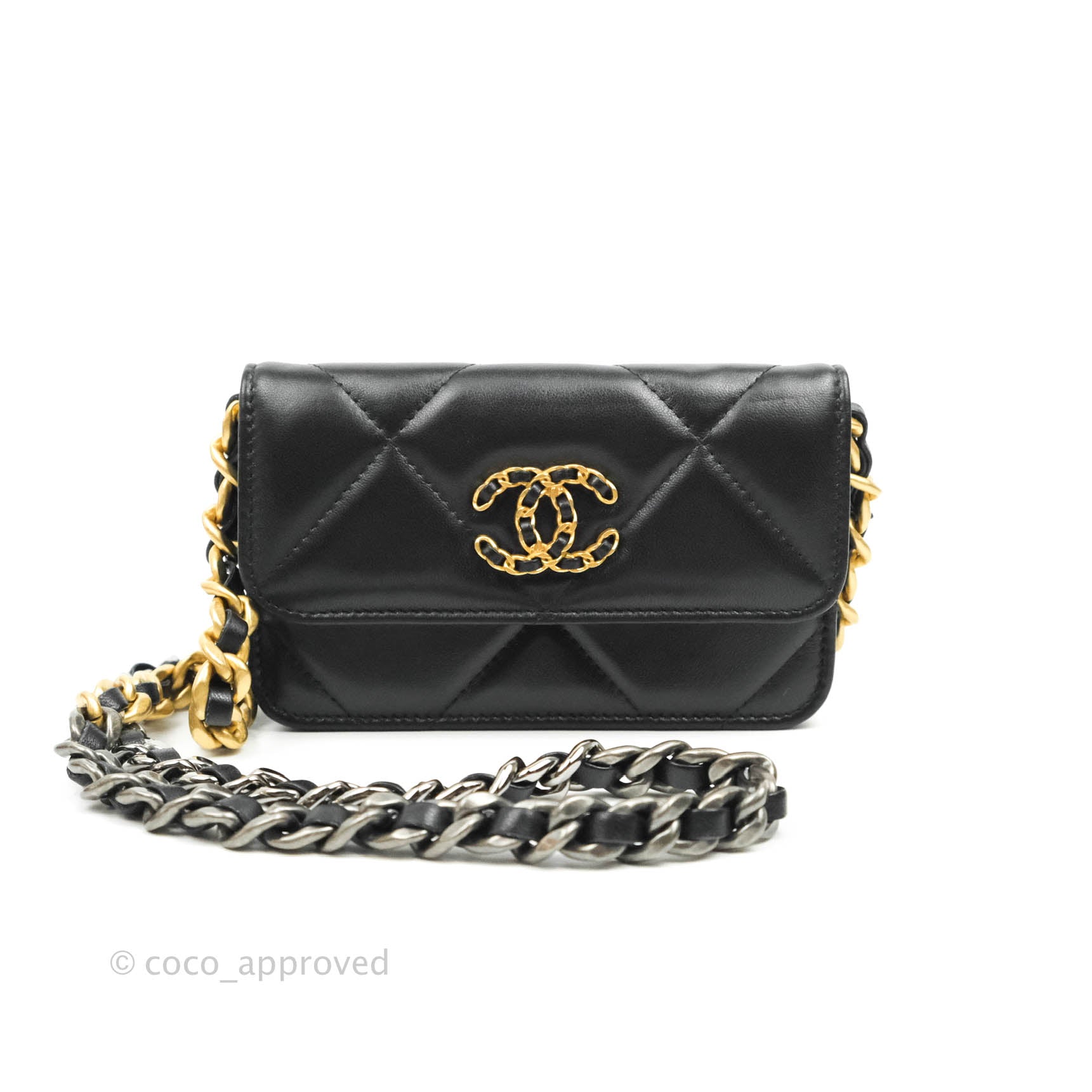 Chanel 19 leather clutch bag Chanel Black in Leather - 29694436