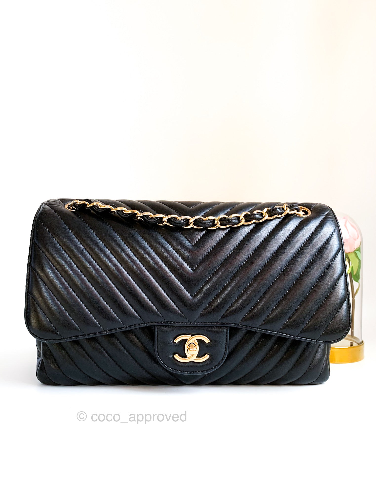Chanel Jumbo Double Flap Black Chevron Lambskin Gold Hardware⁣⁣ – Coco  Approved Studio