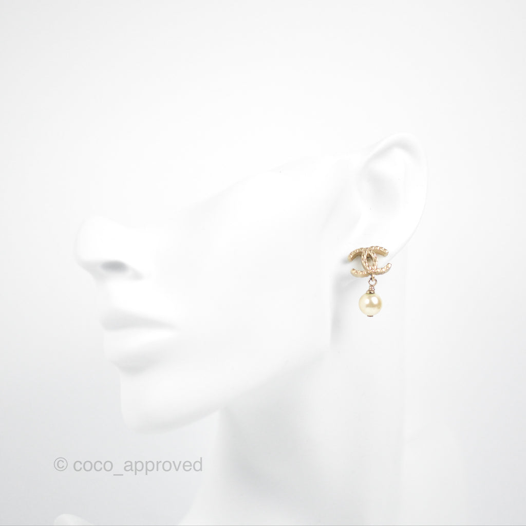 Chanel CC Pearl Drop Earrings Gold Tone 10A