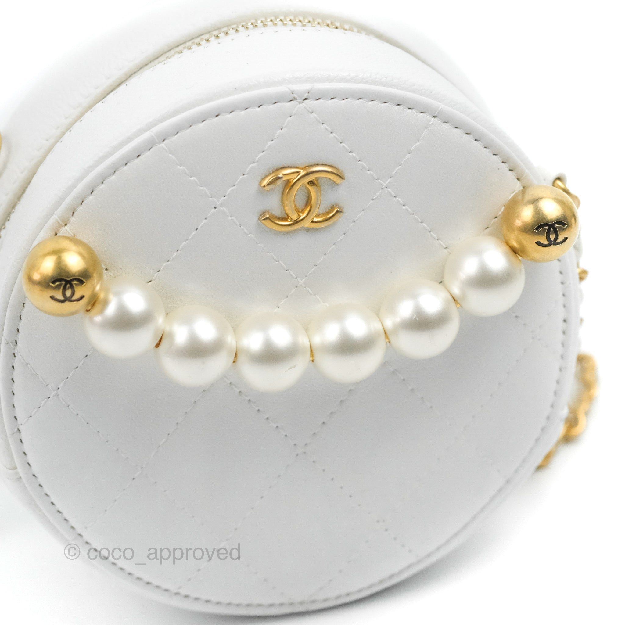 Chanel Pearl Round Clutch with Chain White Lambskin Aged Gold Hardware –  Coco Approved Studio