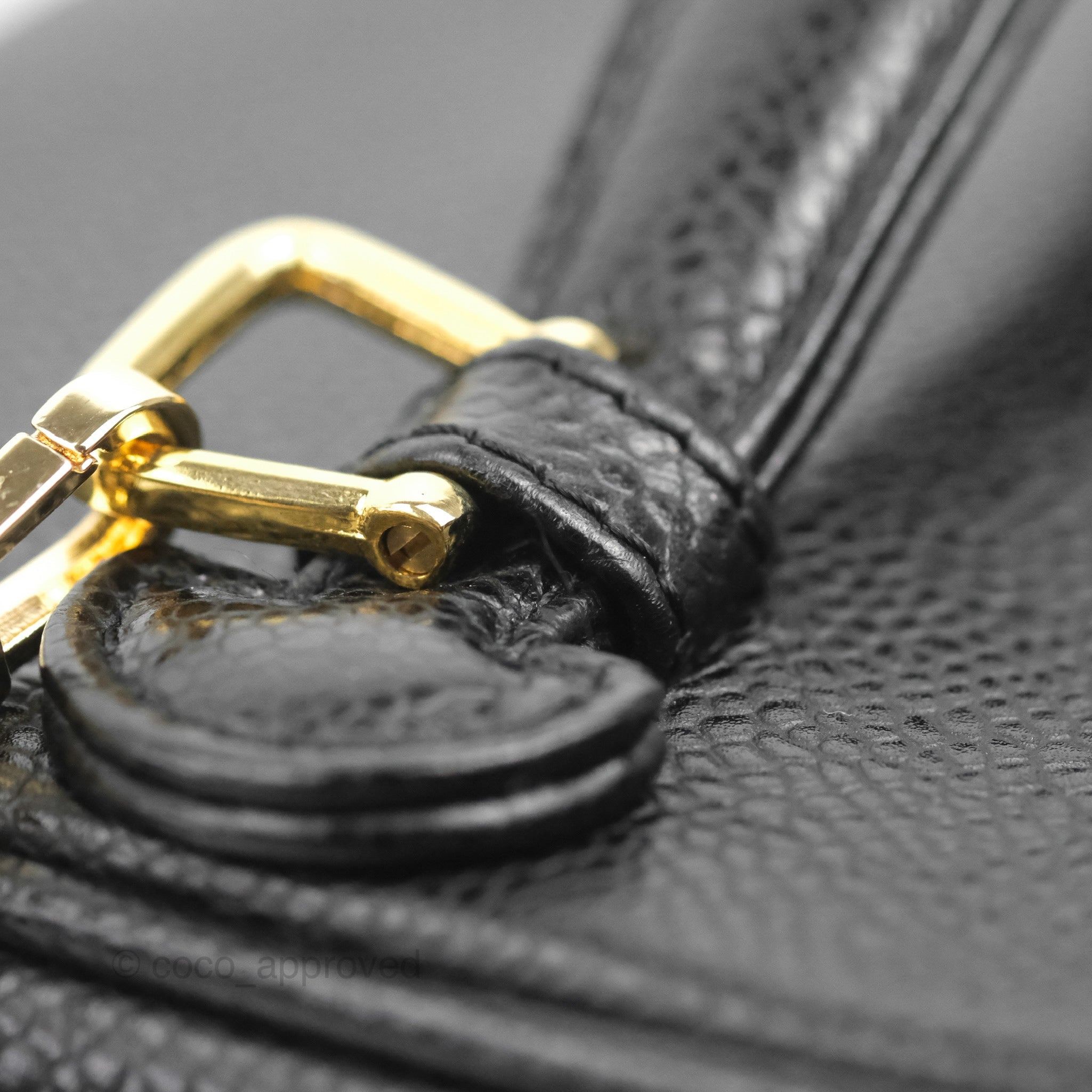 Chanel Vintage Vanity Case Black Caviar Gold Hardware – Coco