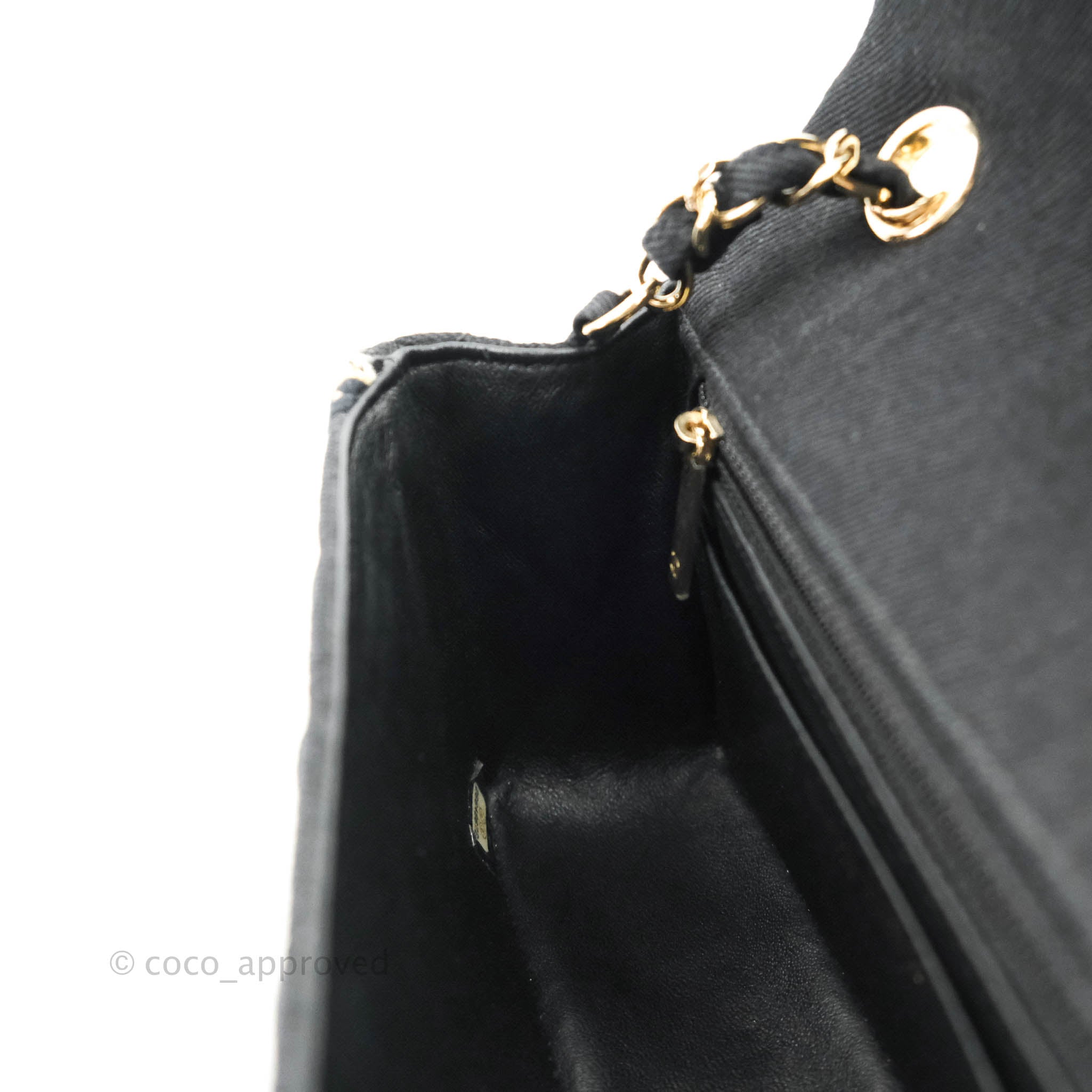chanel flap bag inside zipper