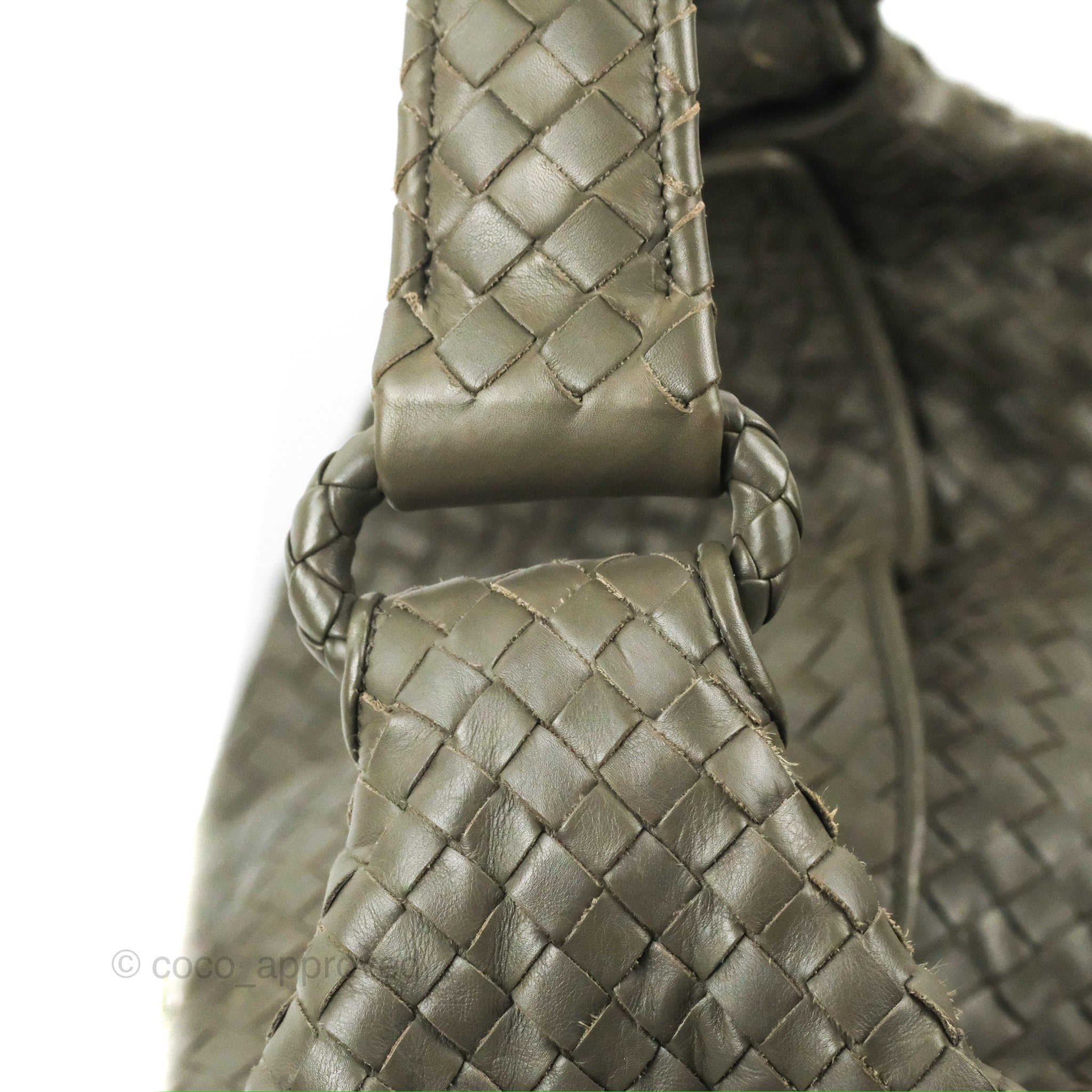 Bottega Veneta Green Intrecciato Leather Medium Veneta Hobo Bottega Veneta