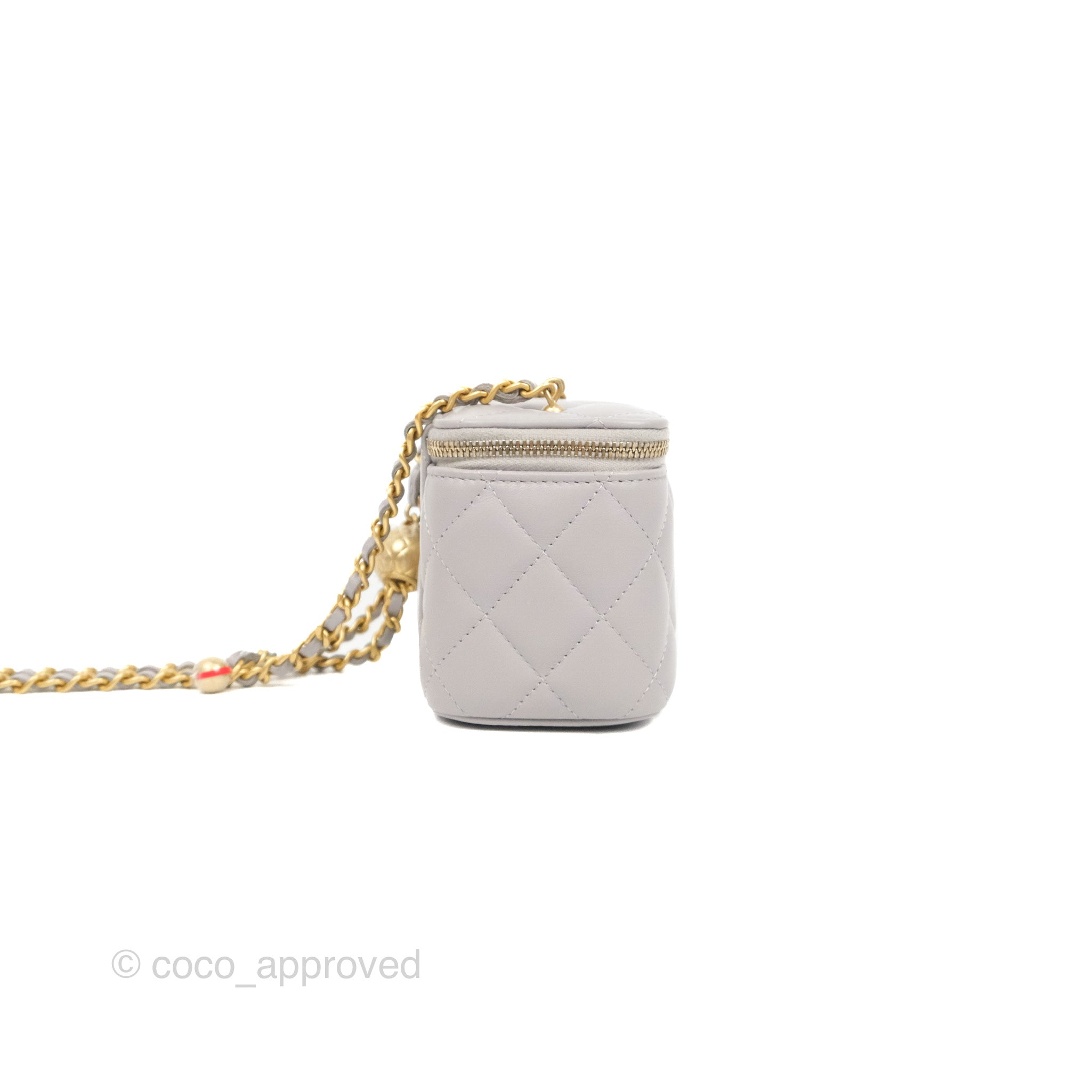 Chanel White Quilted Lambskin Leather Pearl Crush Small Vanity Case Bag -  Yoogi's Closet