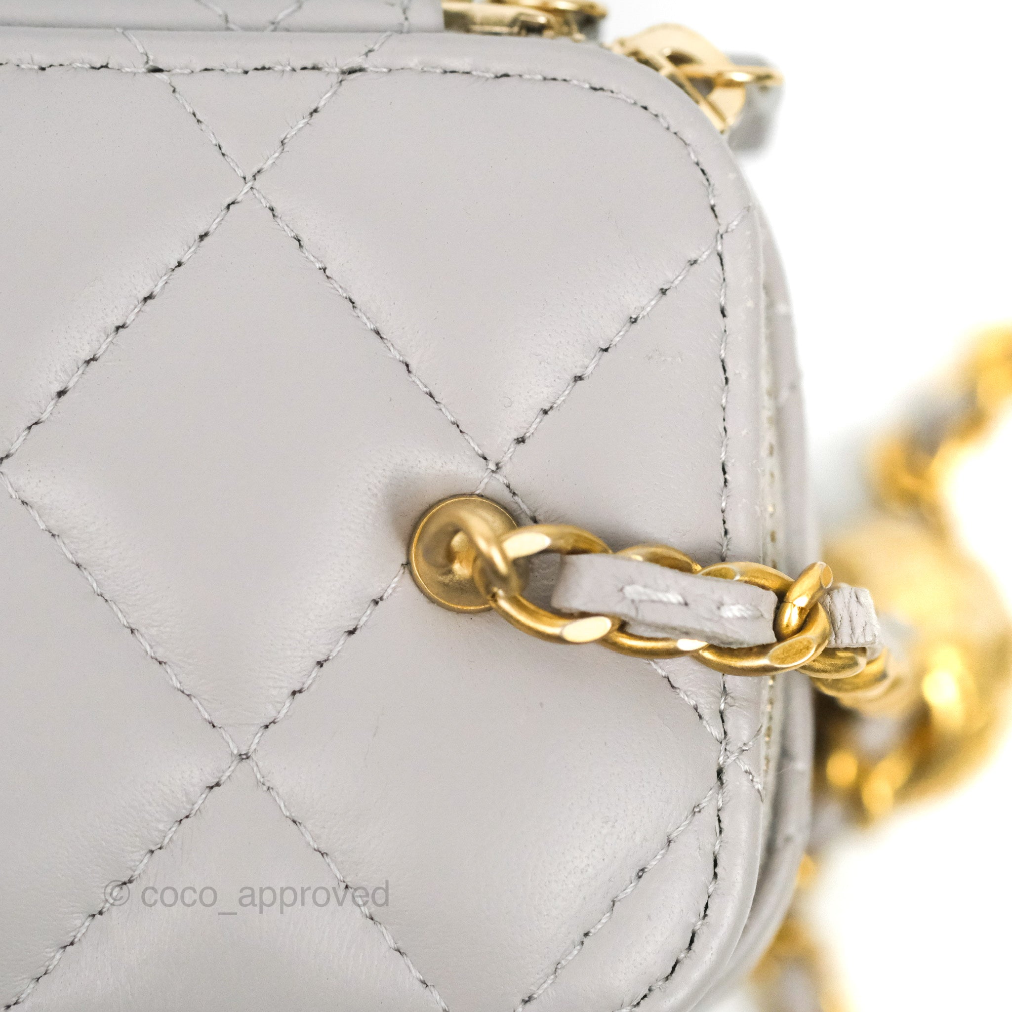 Chanel Pearl Crush Mini Vanity With Chain Light Grey Lambskin Aged Gol –  Coco Approved Studio