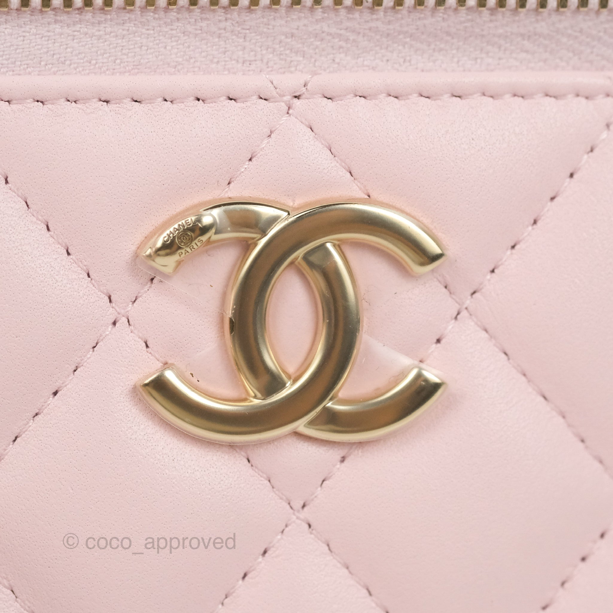 Chanel Small Hexagon Vanity Case Pink Lambskin Gold Hardware – Coco  Approved Studio