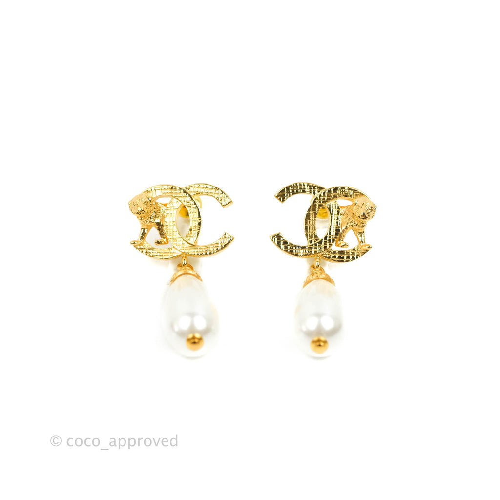 Chanel Lion CC Drop Tear Pearl Earrings Gold Tone 22A