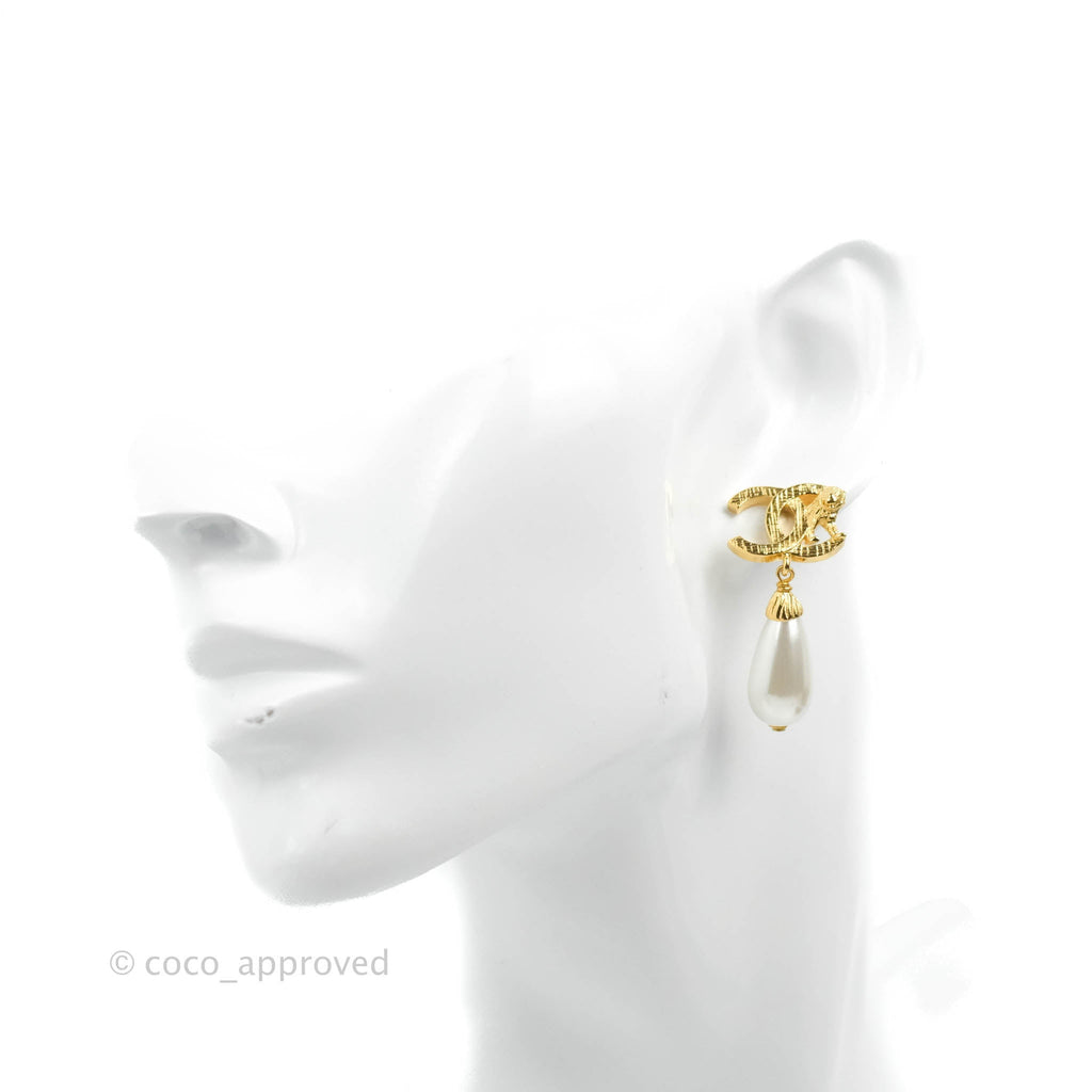 Chanel Lion CC Drop Tear Pearl Earrings Gold Tone 22A