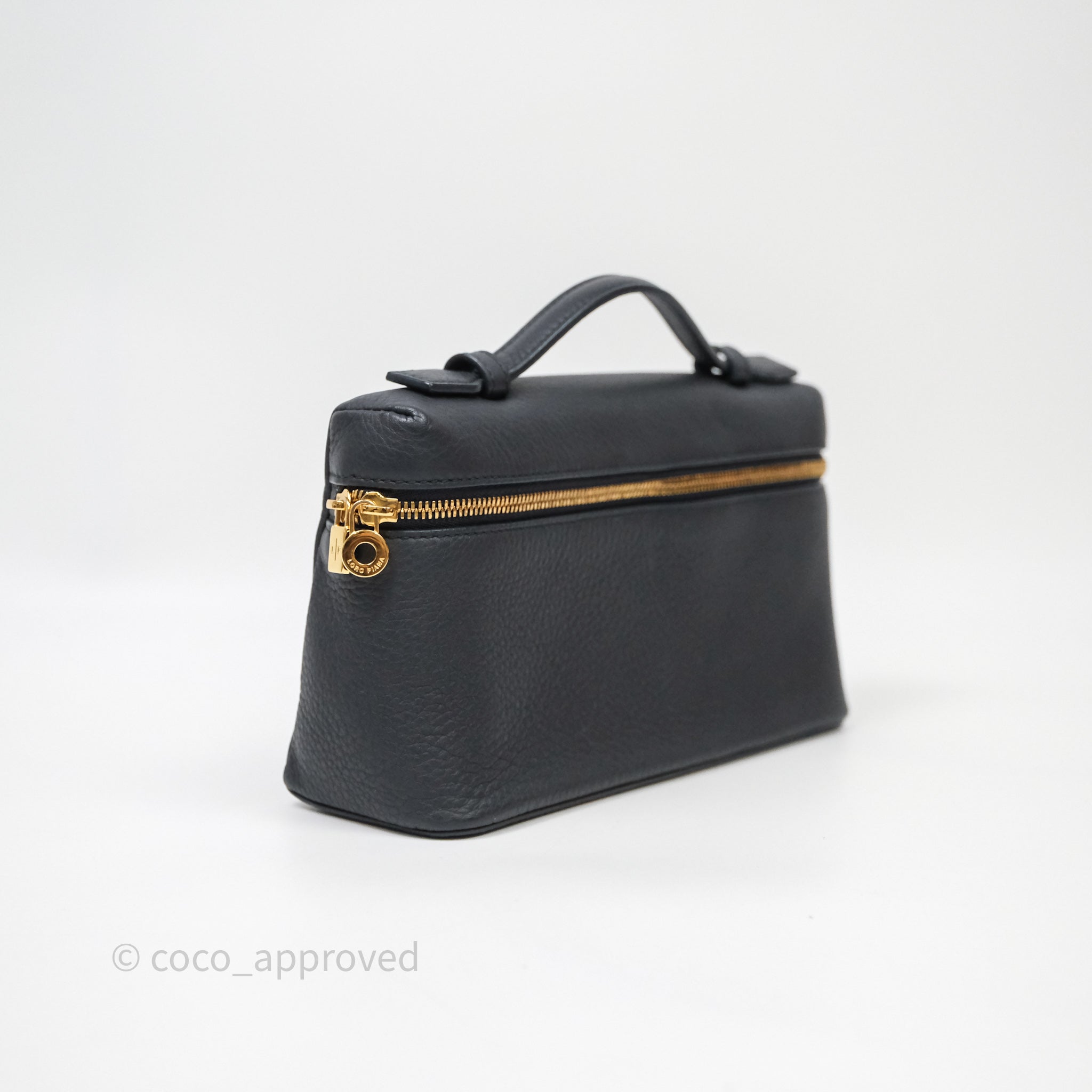 【極美品】Loro Piana ミルキーウェイ ピッコラ ネイビー シボ革 Loro Piana Extra Pocket L19 Navy Grained Calfskin – Coco Approved