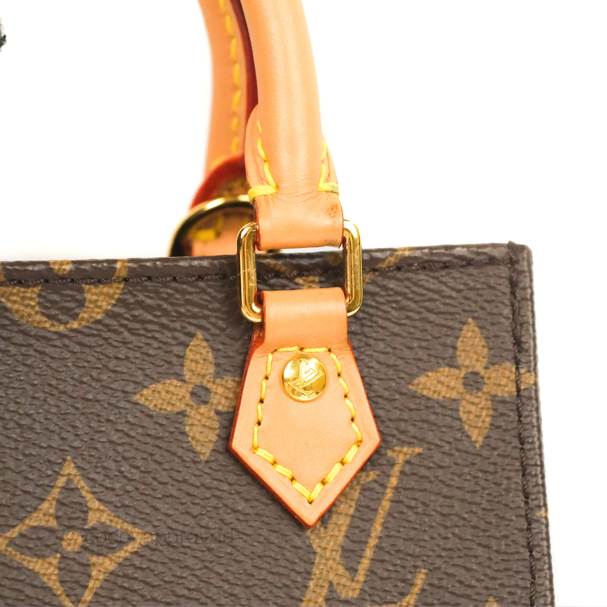 Sold at Auction: Louis Vuitton Sac Plat Monogram Shoulder Tote Bag