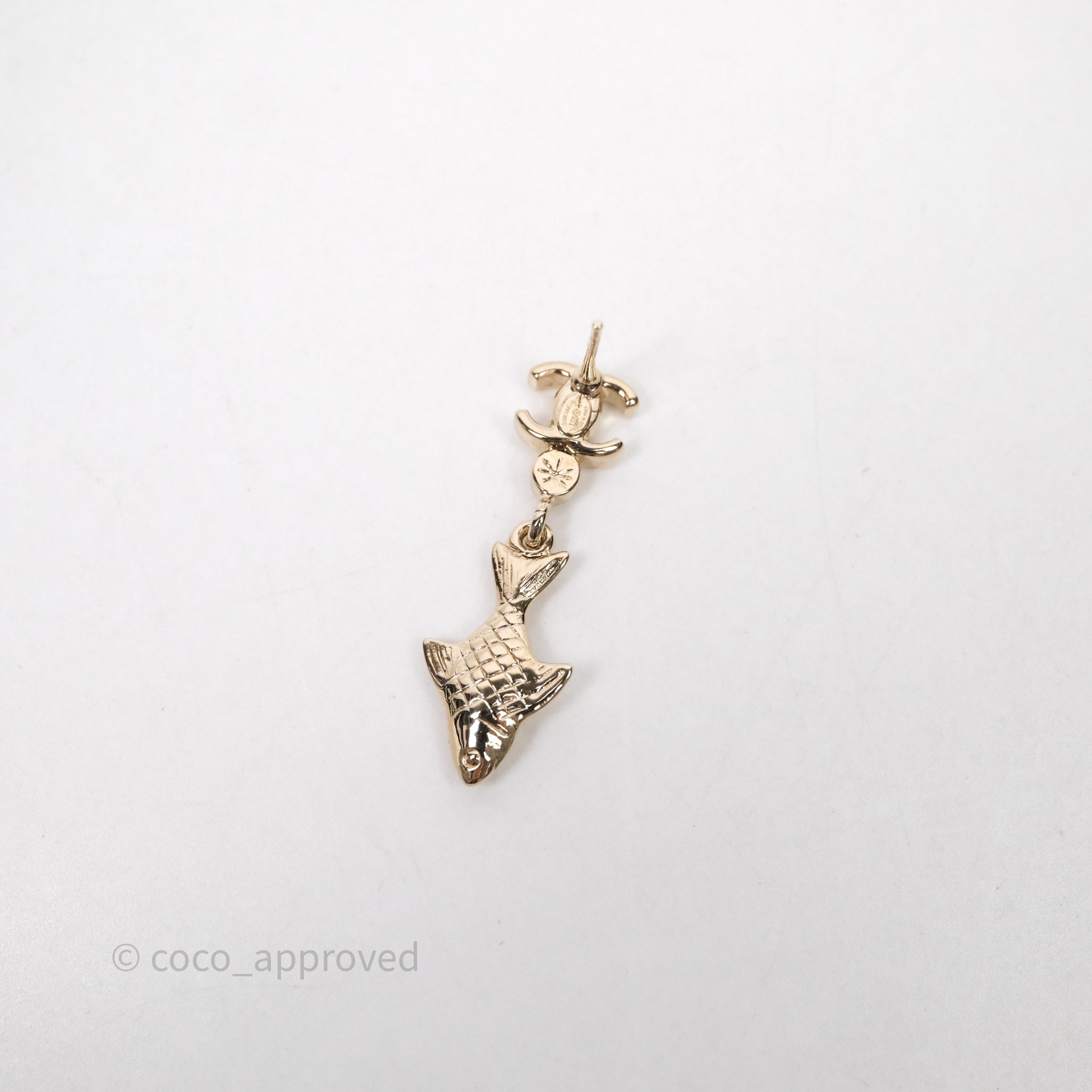 Cc Shell Crystal Drop Chanel CC Crystals Shell Fish Drop Earrings Gold Tone 25C – Coco ...
