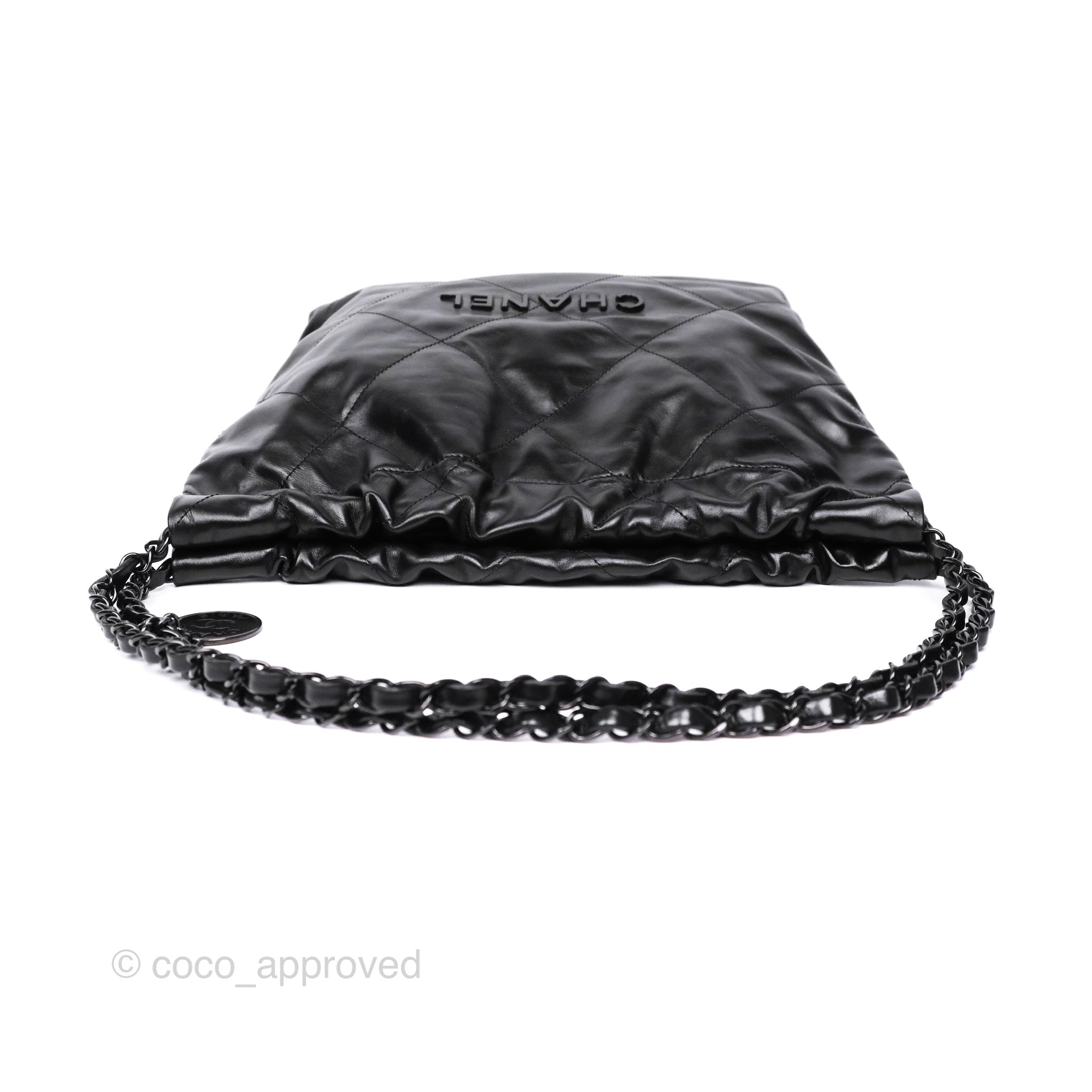 Chanel 22 Leather Handbag - Shiny Black Calfskin / Gold-Tone