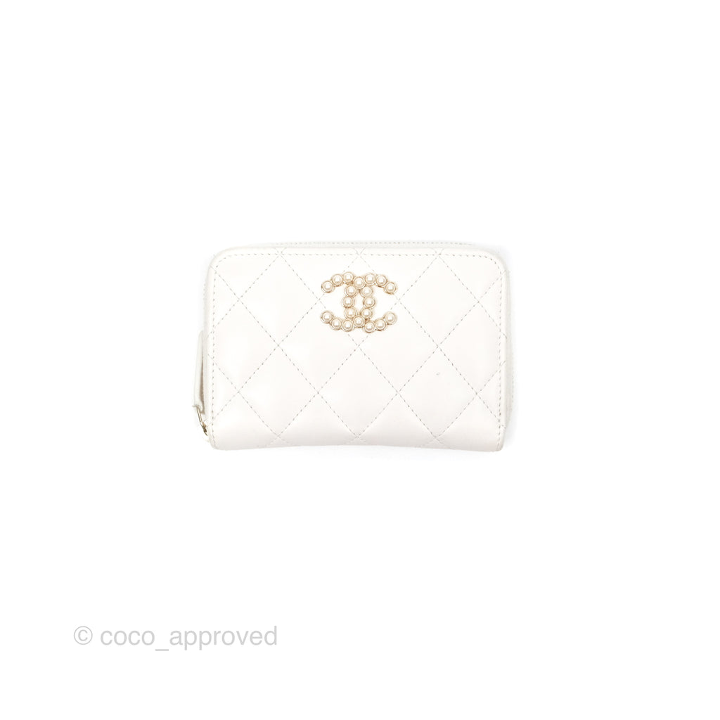 Chanel Pearl CC Zipped Coin Purse White Lambskin Gold Hardware