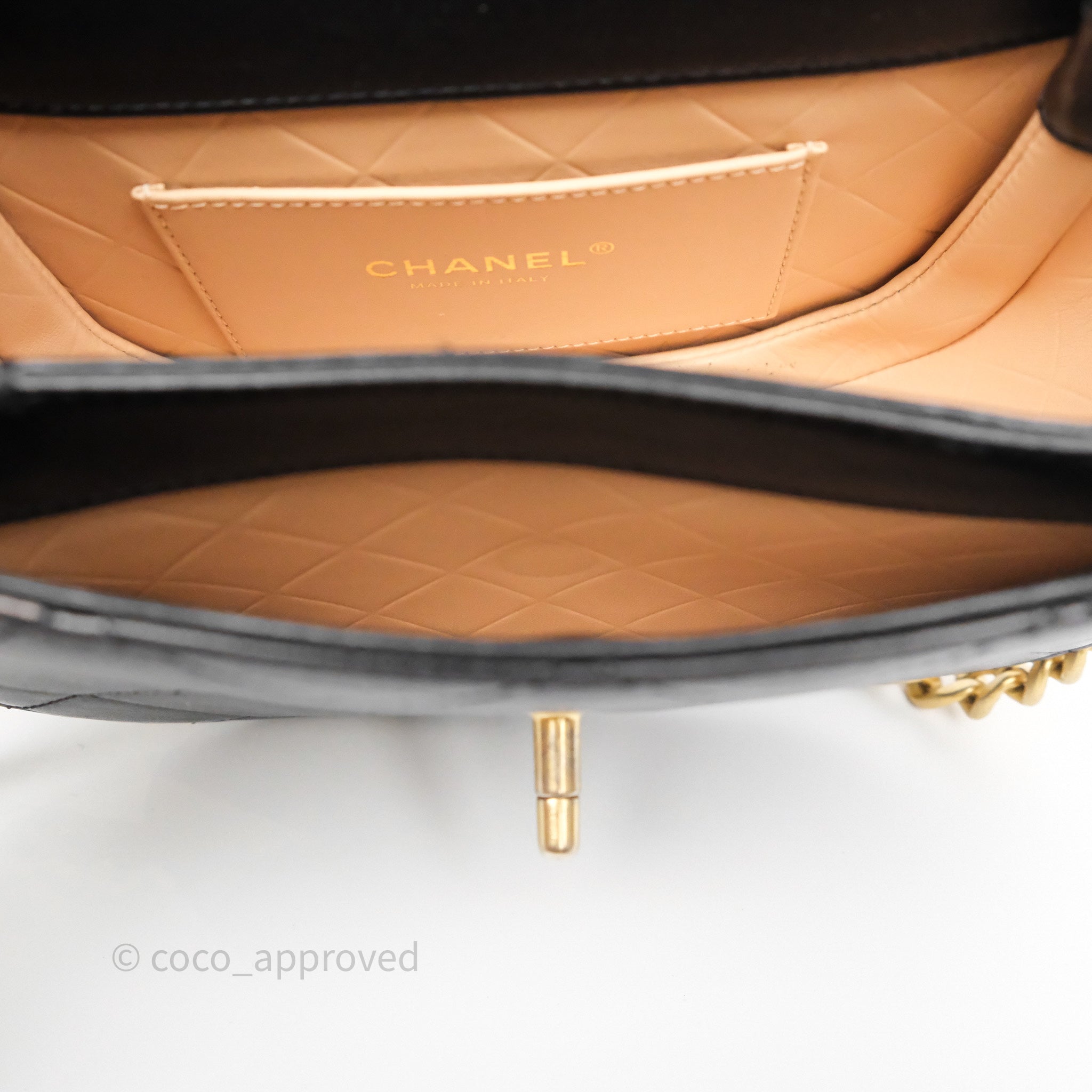 【moon】CHANELバック Chanel Mini Moon Messenger Bag Black Calfskin Aged Gold Hardware