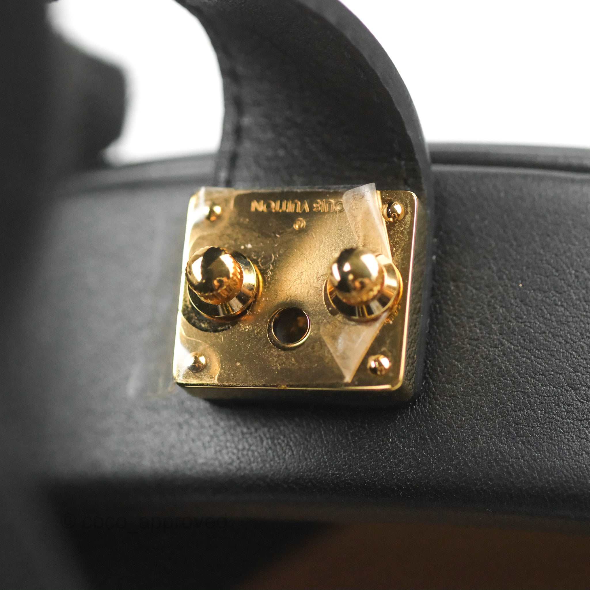 ✨NEW ARRIVAL✨ Louis Vuitton Reverse Monogram Petite Boite Chapeau Bag  $5,400.00 Microchipped Material: Reverse monogram canvas & black…
