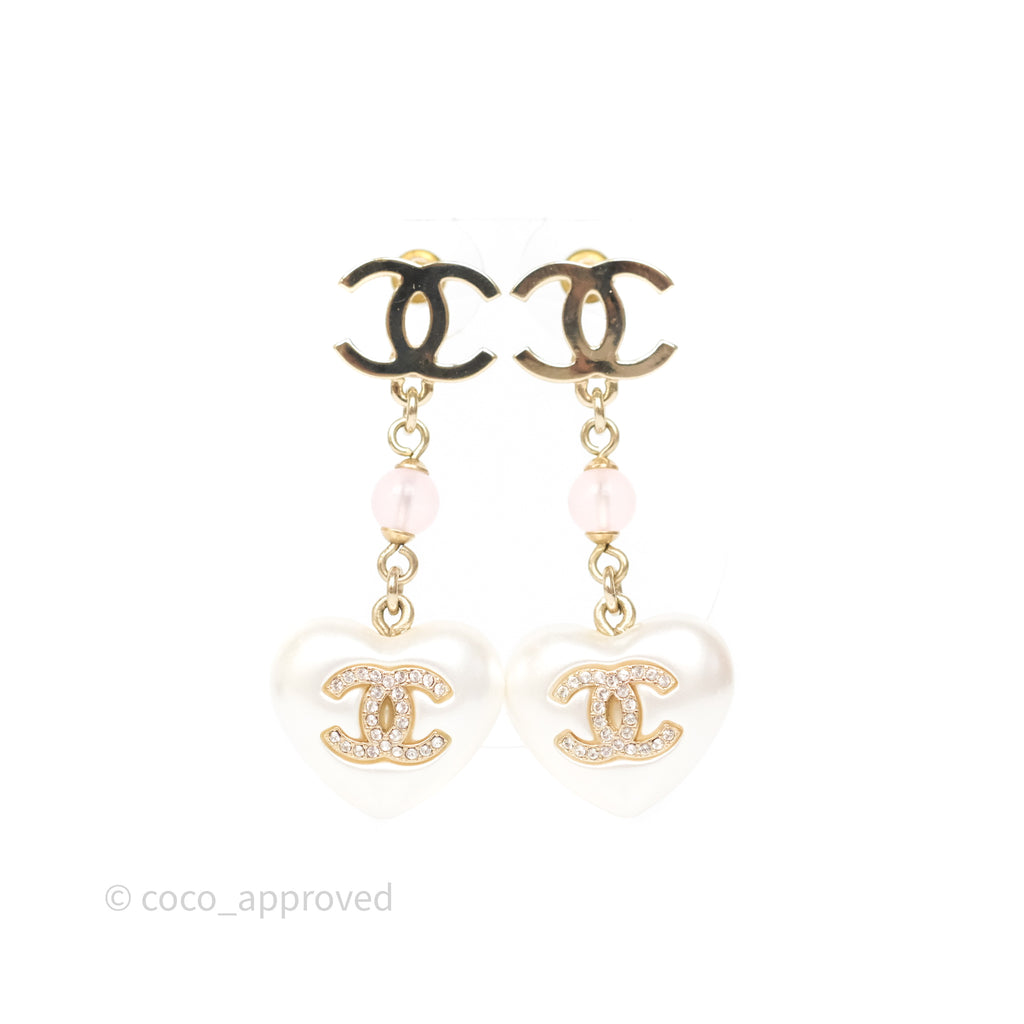 Chanel CC Pink Bead Heart Pearl Crystal CC Drop Earrings Gold Tone 21B