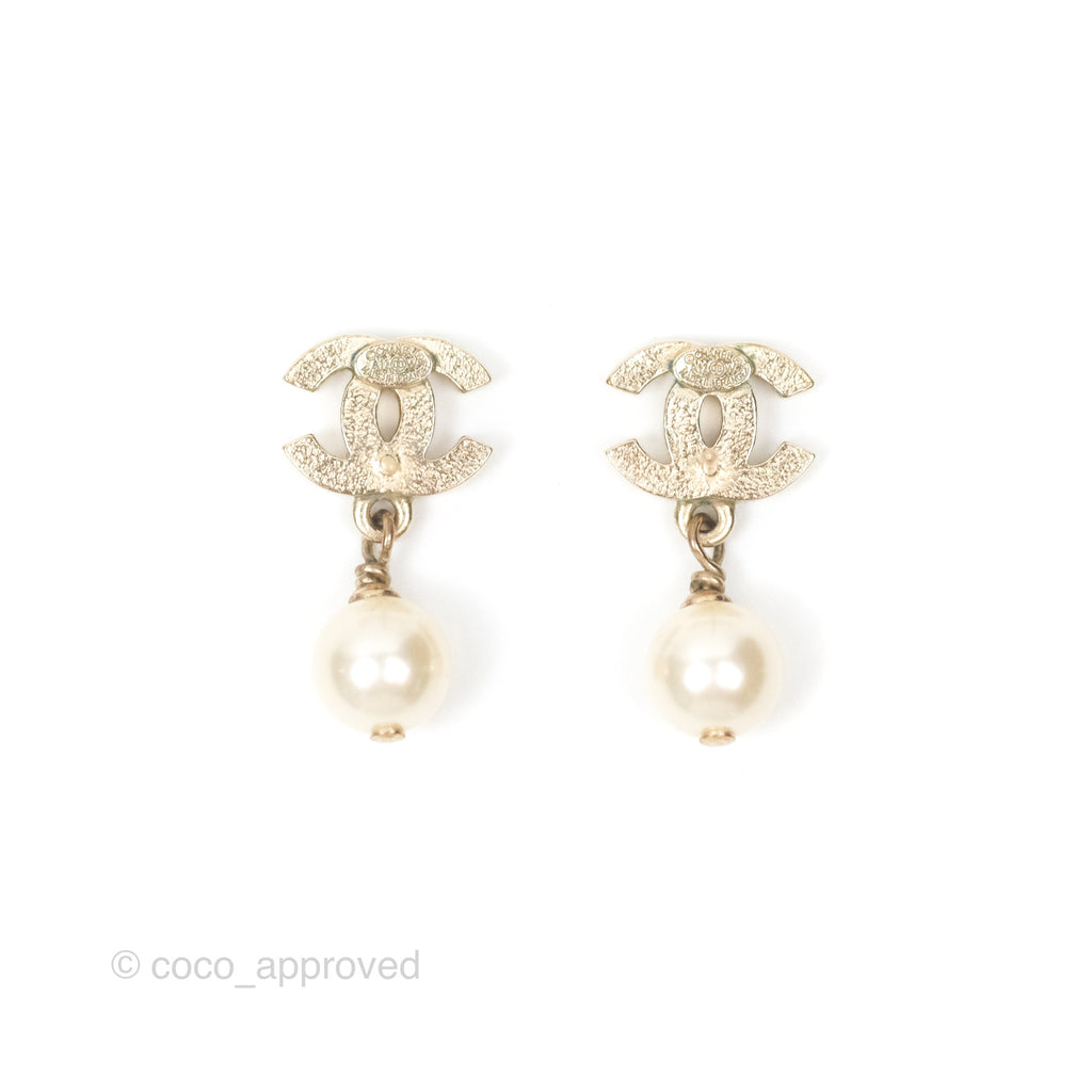 Chanel CC Pearl Drop Earrings Gold Tone 12W