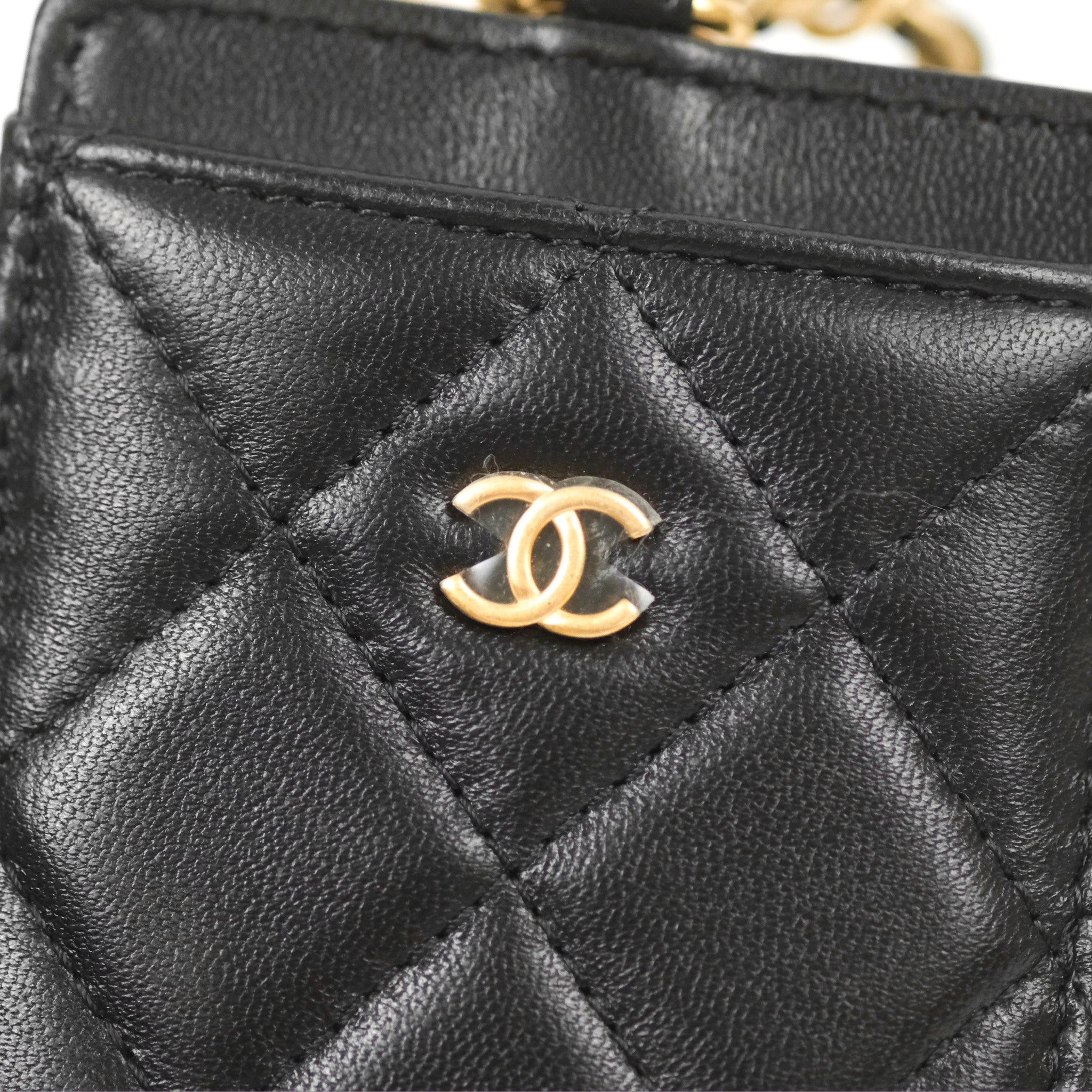 CHANEL authentic Black Quilted Shoulder bag that has pearl cc black for  Sale in Katy, TX - OfferUp