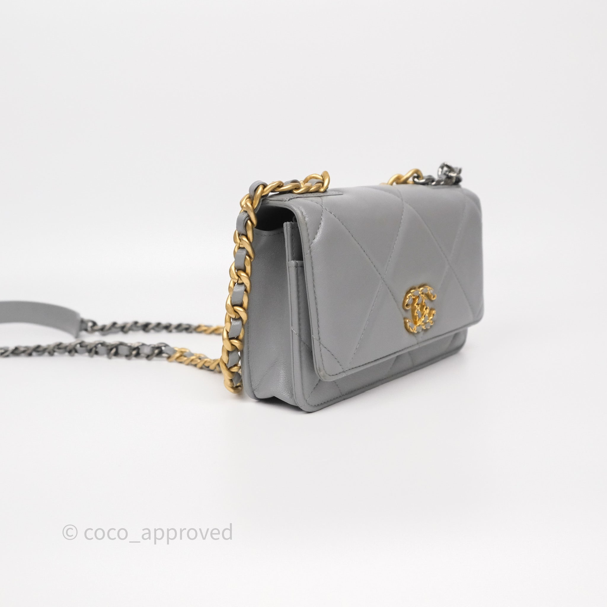 CHANEL■19 WOC トート クロスバッグ CHANEL 19 CC WOC Leather Wallet On Chain Crossbody Bag Light