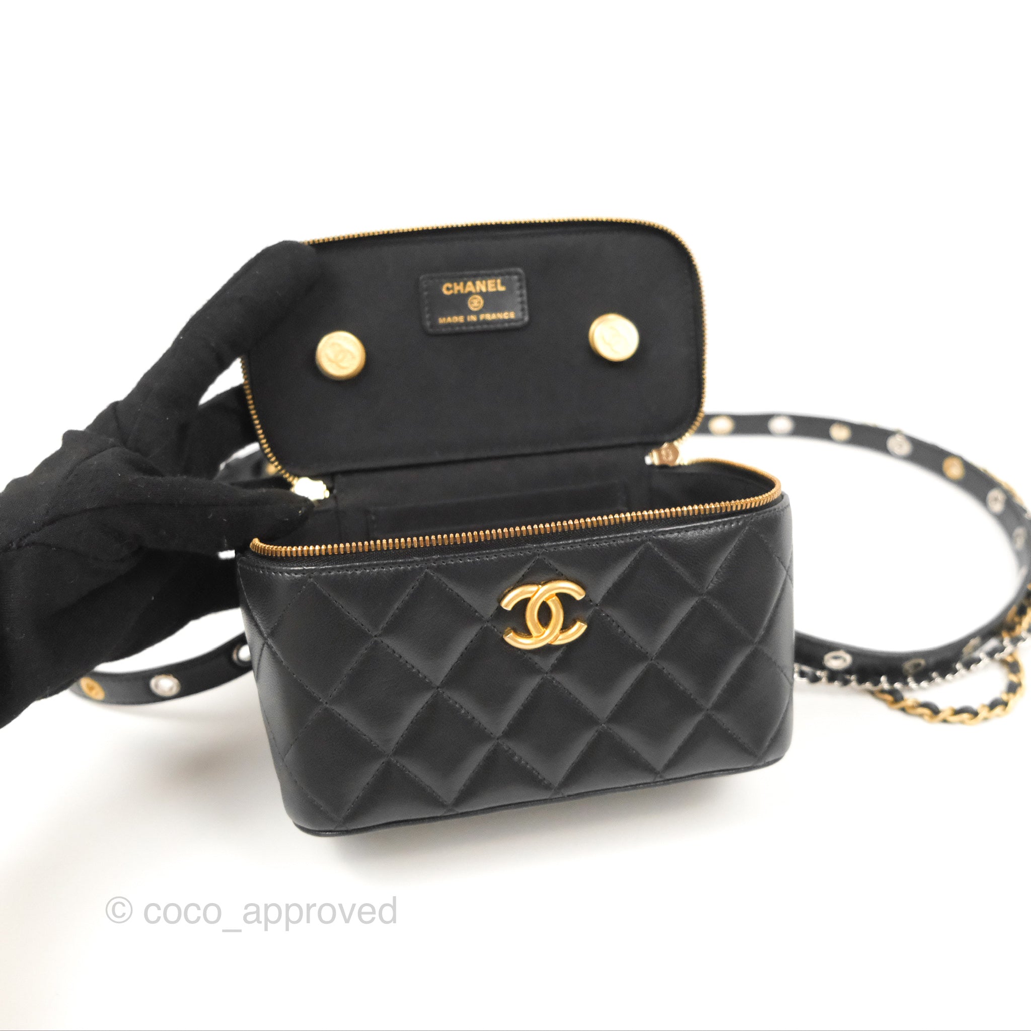 Chanel Vanity With Chain Black Goatskin Aged Gold Hardware – Coco Approved  Studio