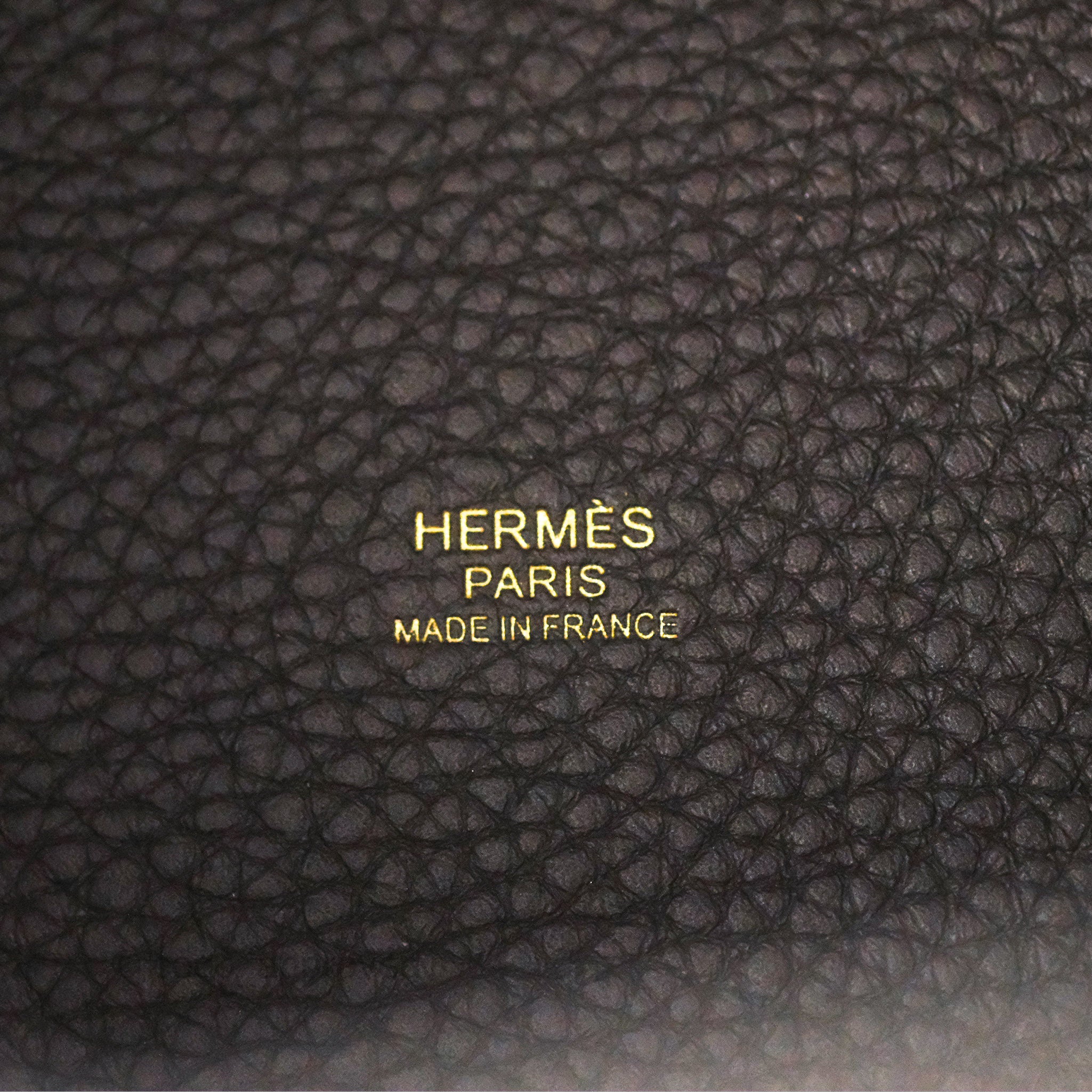 Sold at Auction: HERMÈS - AYALA 2014 Sac PICOTIN LOCK 18 Taurillon Clémence  Géranium Peinture acrylique Garniture métal argenté palladié