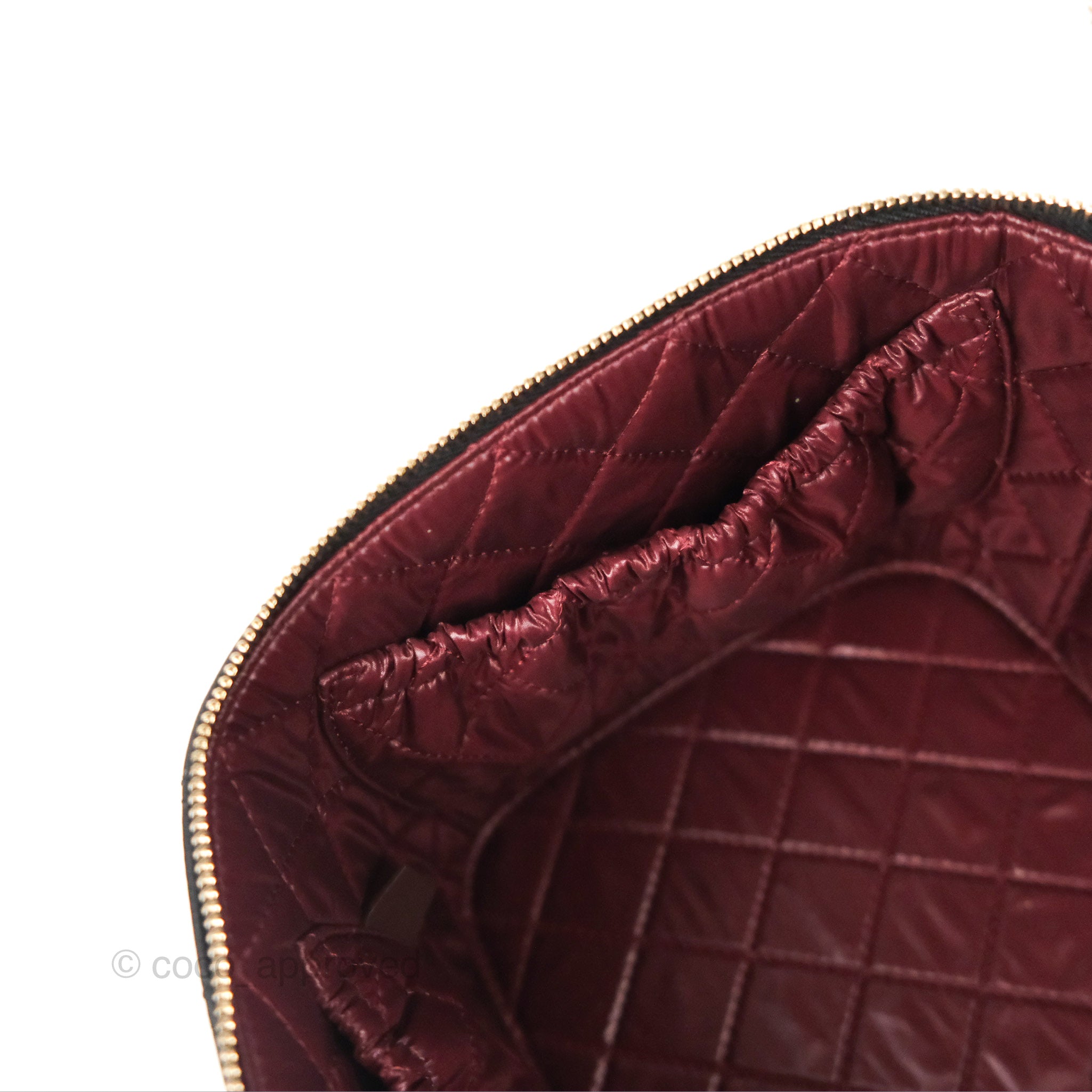 Chanel Womens Gold Tone Zip Top Solid Patent Leather Makeup Bag Black -  Shop Linda's Stuff