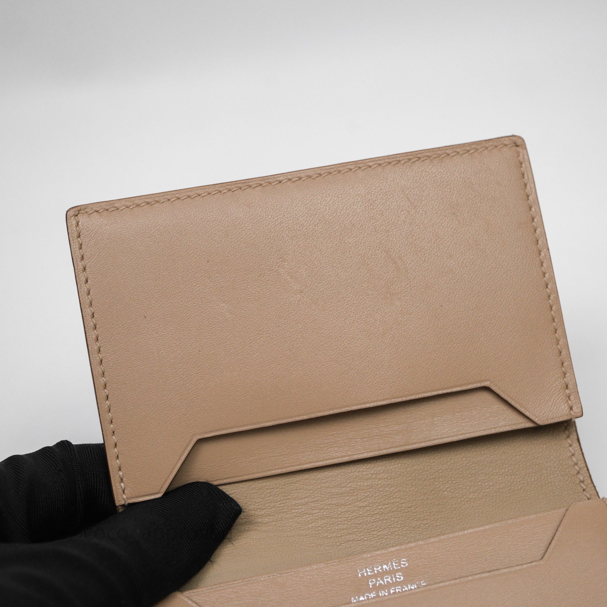 Hermès Bearn Card Holder Taupe 16 Swift Palladium Hardware – Coco