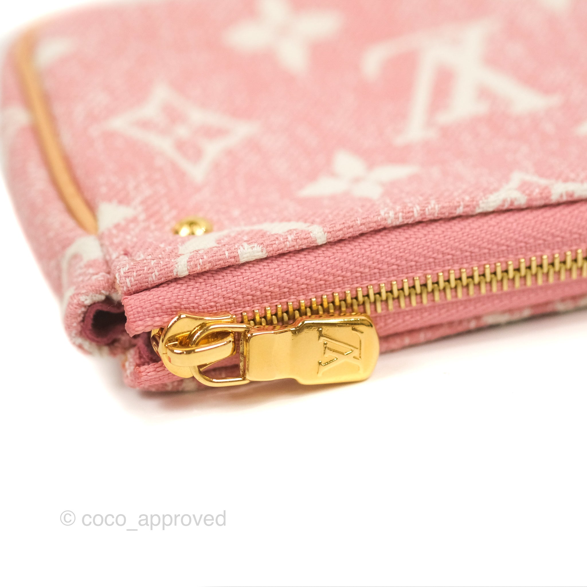 Louis Vuitton Pochette Accessoires Micro Pink Denim Fabric Leather  ref.448864 - Joli Closet