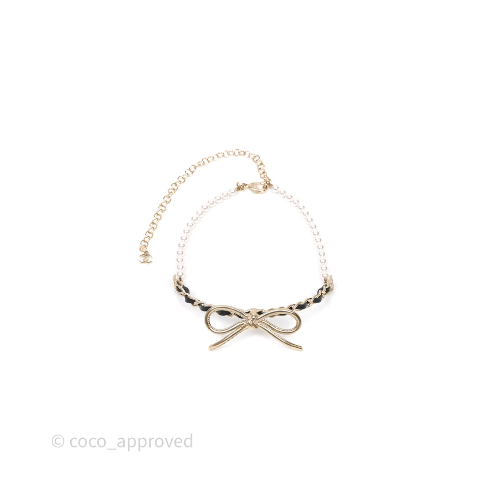 Chanel Ribbon Black Leather Pearl Chain Choker Gold Tone 22S