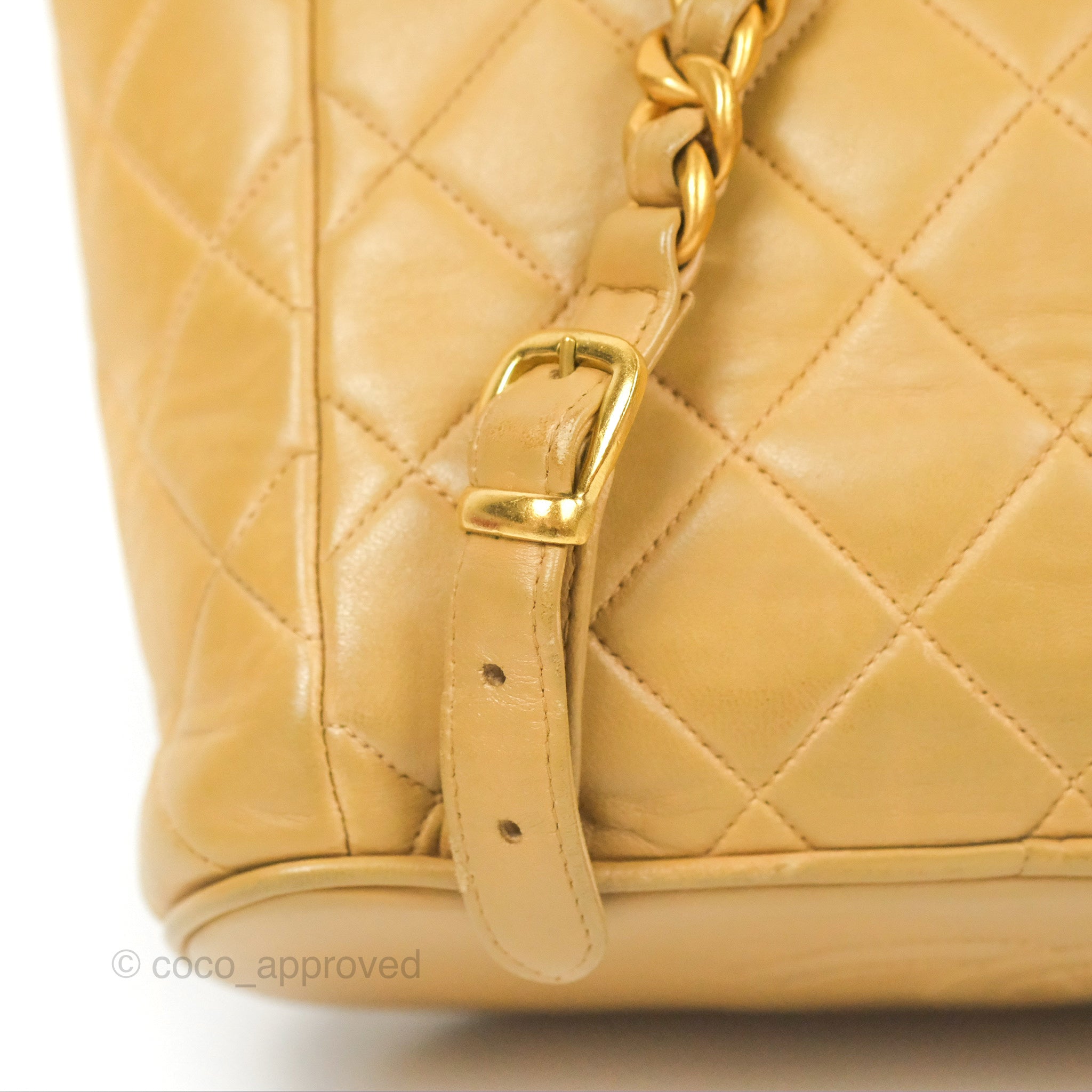 Chanel Vintage CC Duma Backpack Beige Lambskin 24K Gold  display picture 1