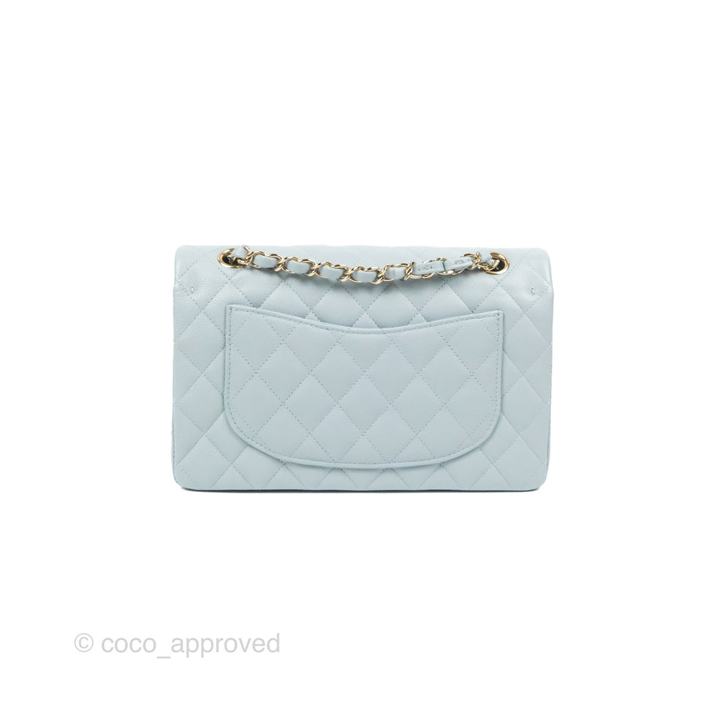 Timeless 22P Chanel Classic lined Flap Caviar Leather Light Baby Blue. Light  blue ref.501549 - Joli Closet