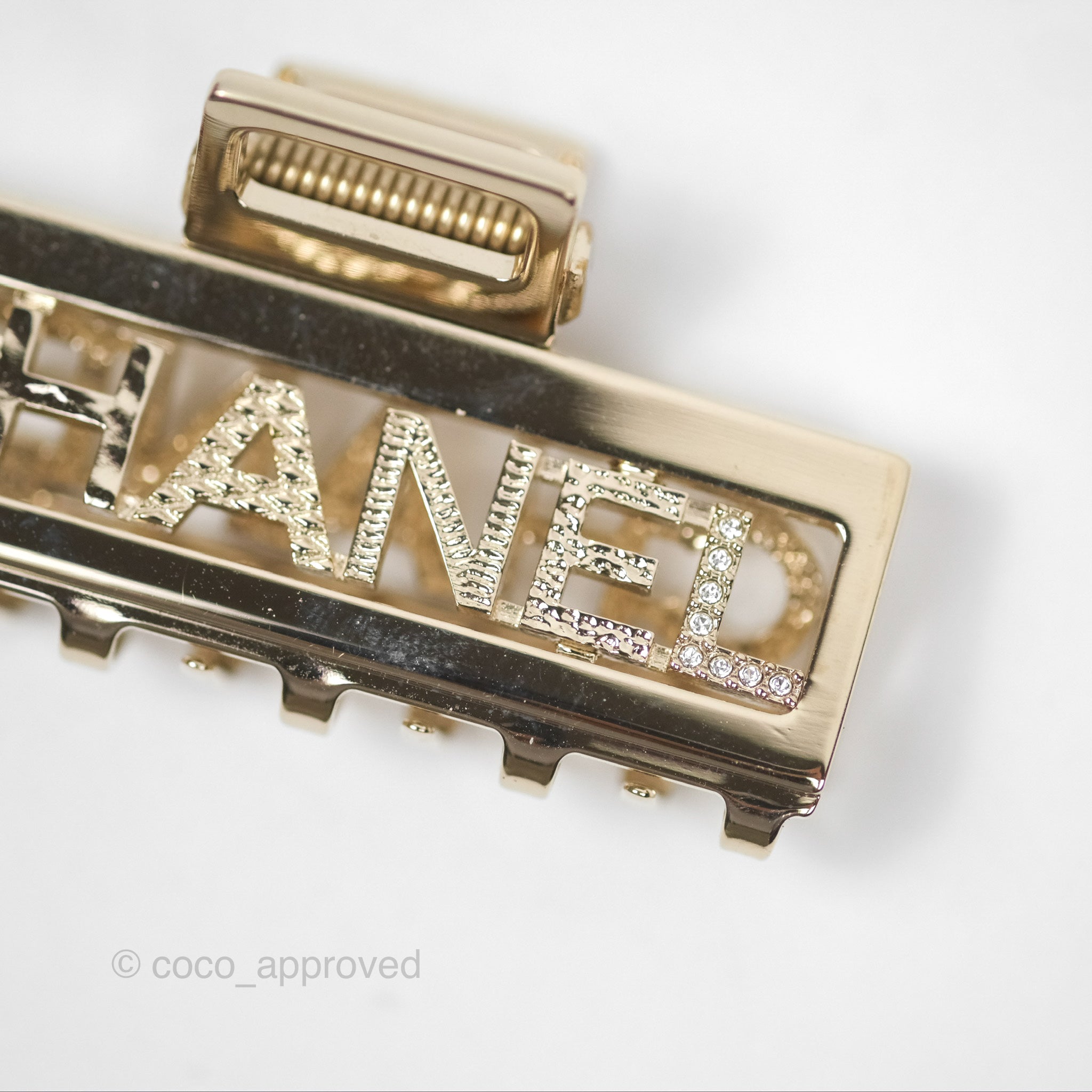 Chanel Crystal Logo Hair Claw Gold Tone 22P – Coco Approved Studio