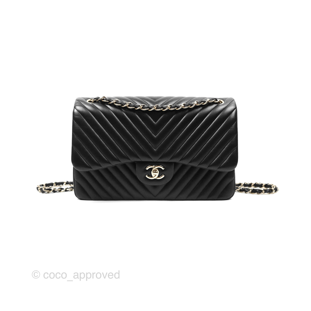 Chanel Chevron Jumbo Double Flap Black Lambskin Gold Hardware⁣⁣