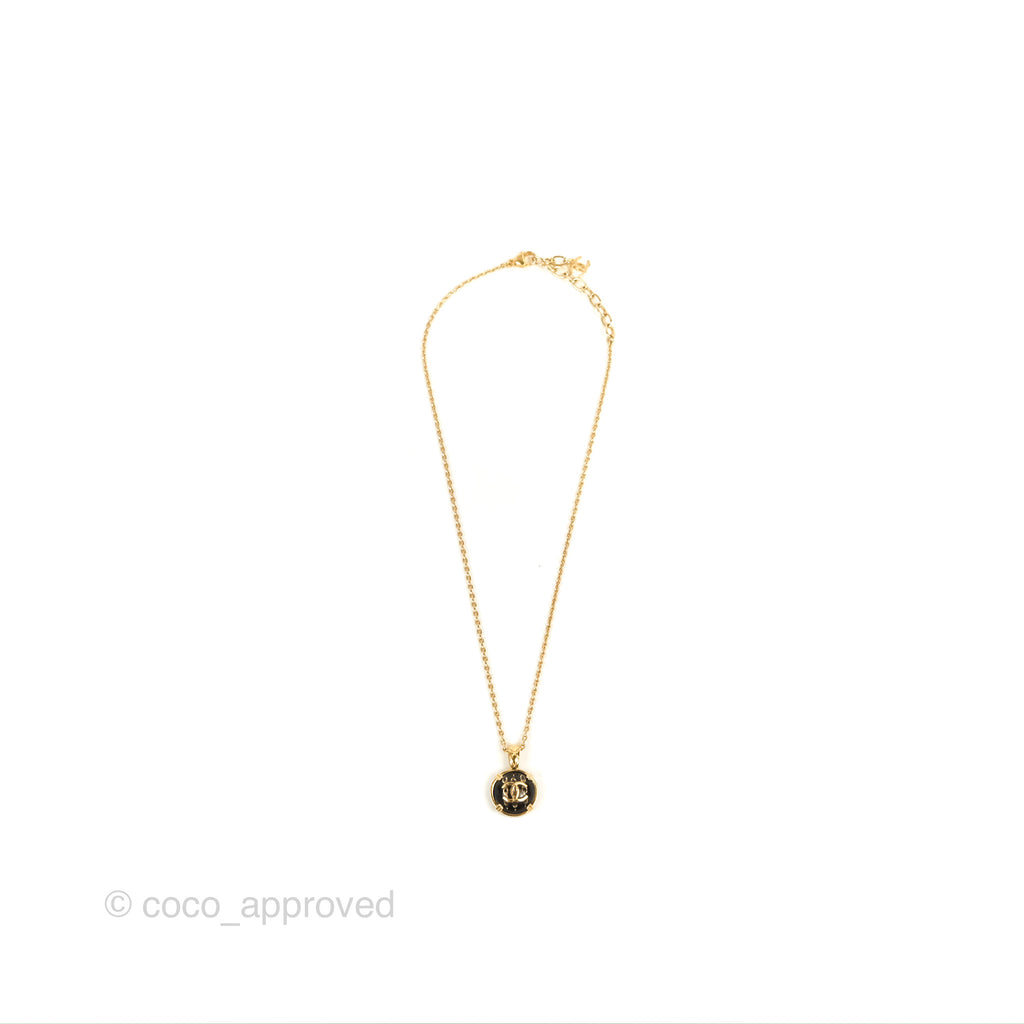 Chanel CC Chain Black Round Pendant Necklace Gold Tone 22A – Coco