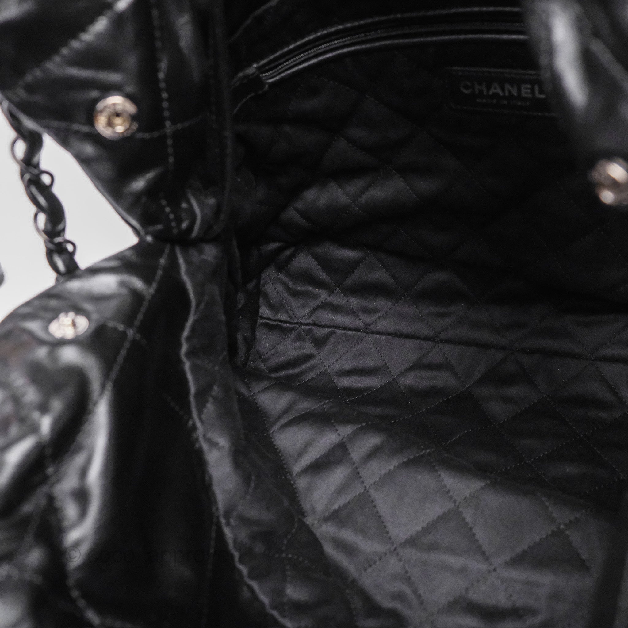 Chanel 22 Small Quilted So Black Shiny Crumpled Calfskin – Coco