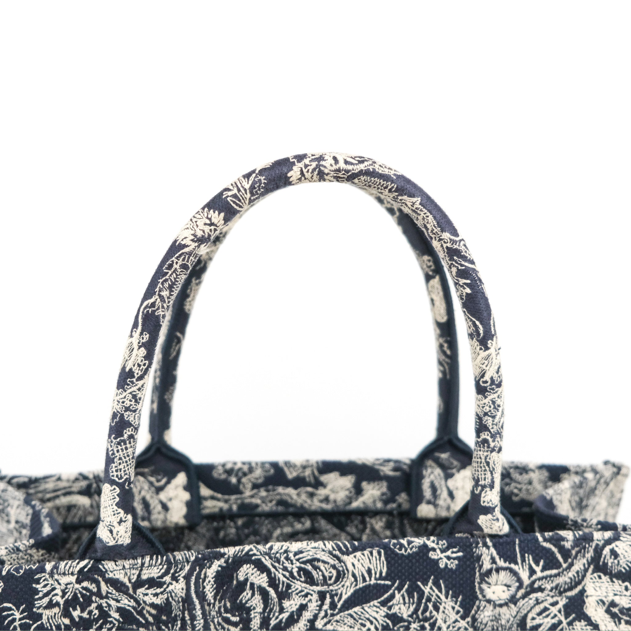 Christian Dior Embroidered Toile De Jouy Small Canvas Book Tote Navy – Coco  Approved Studio