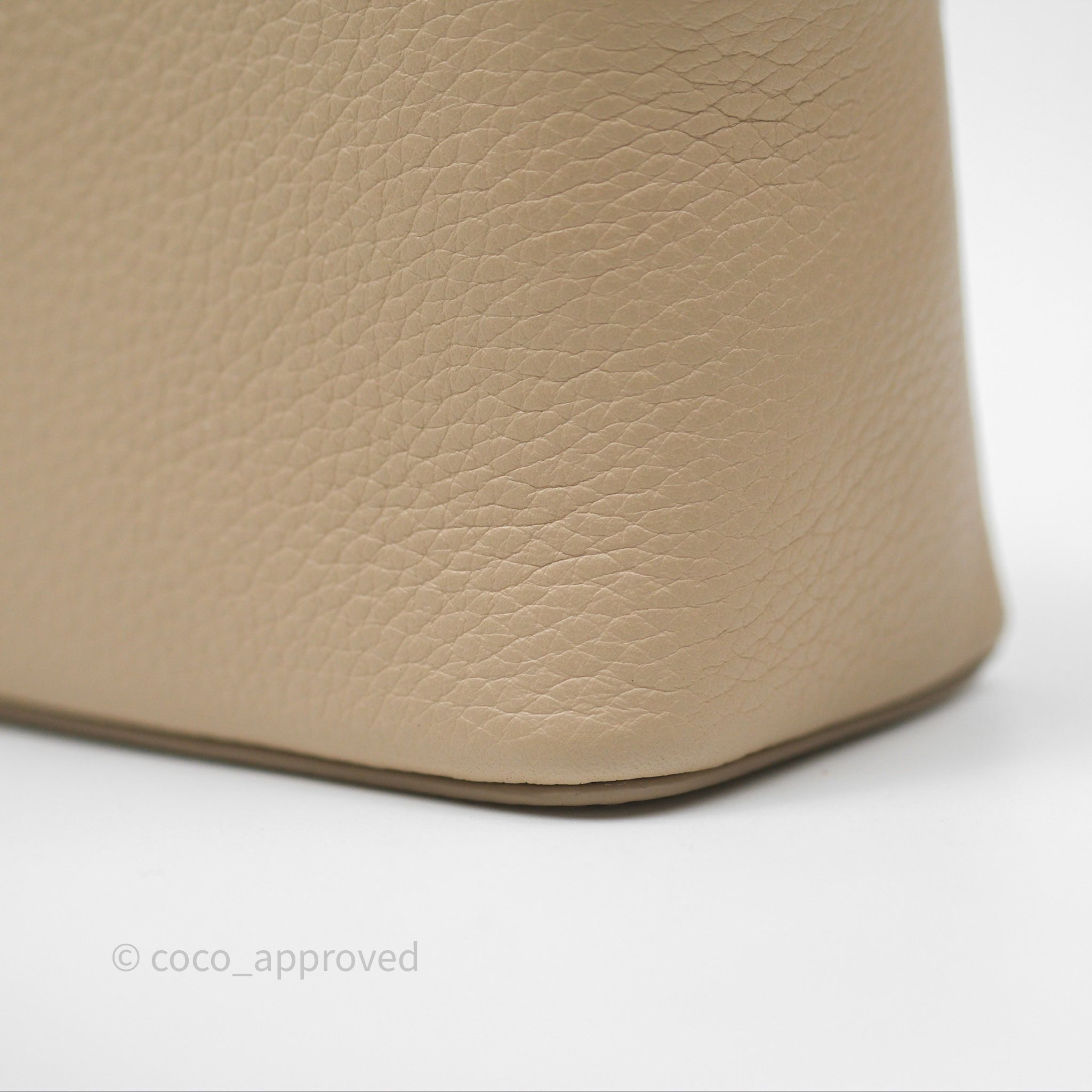 Loro Piana Extra Pocket L19 Cream Grained Calfskin Gold Hardware