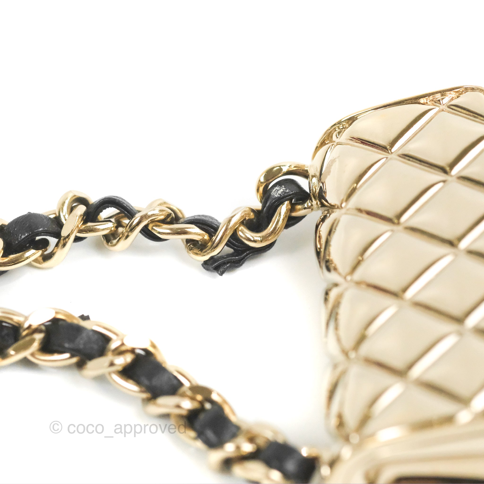 CHANEL Gold Metal Quilted Flap Bag Charm Chain Link Necklace