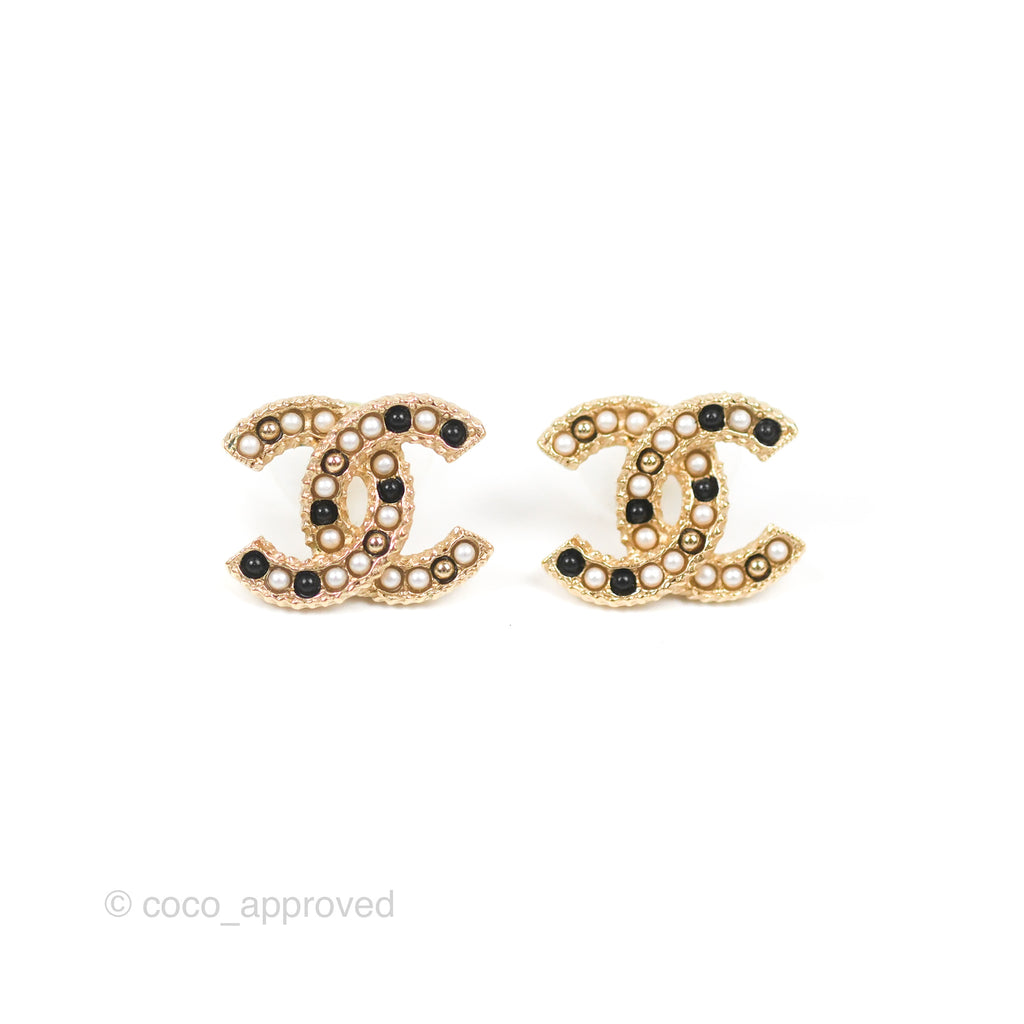 Chanel CC Pearl Earrings Gold Tone 21P