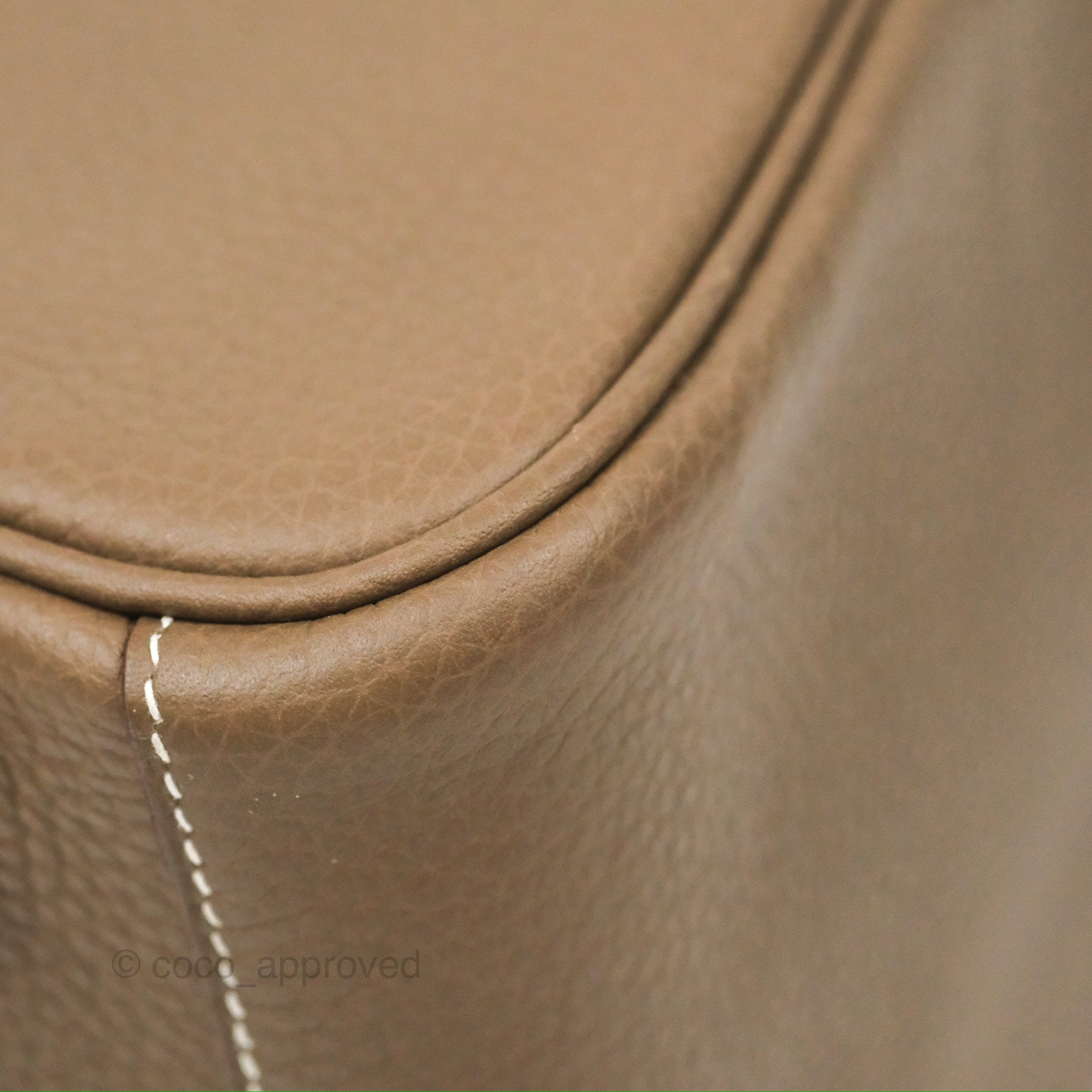 Hermes　Lindy bag mini　Etoupe grey　Clemence leather　Gold hardware