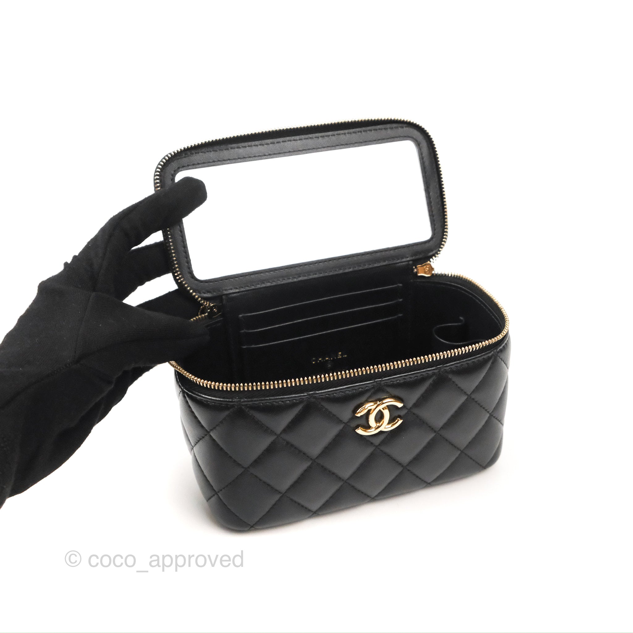 CHANEL  Case Crossbody 21C Small Vanity With Classic Chain