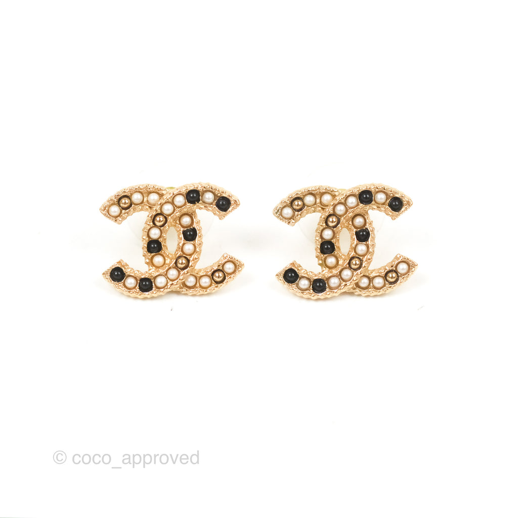 Chanel CC Pearl Earrings Gold Tone 21P
