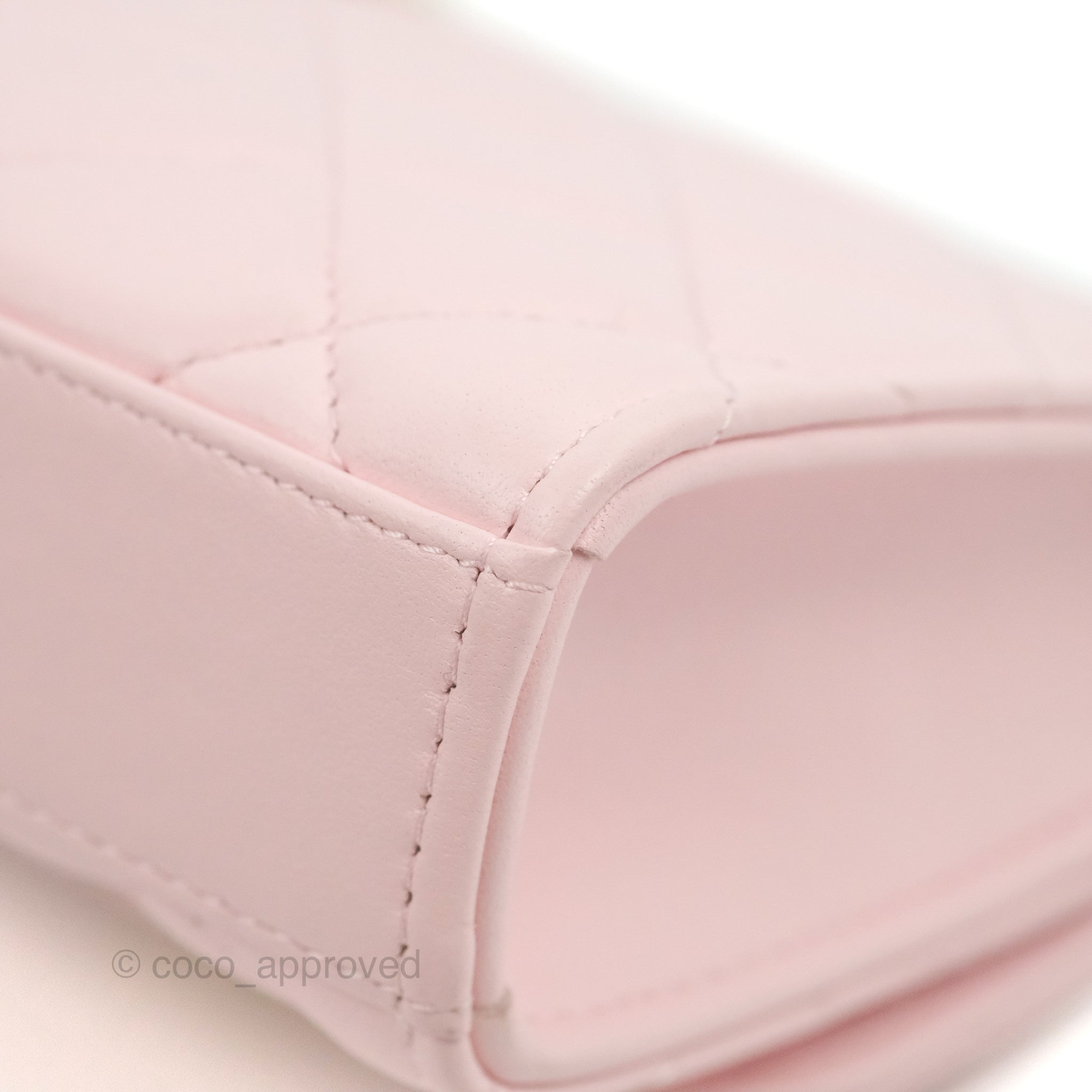 Timeless Classic Chanel mini clutch Pink Leather ref.761882 - Joli Closet