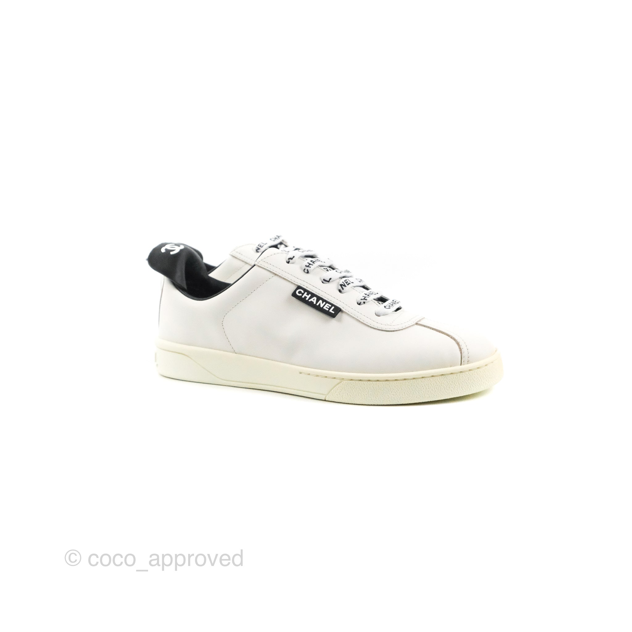 Chanel Pre-Owned Logo Pull Tab Lace-up Sneakers in White