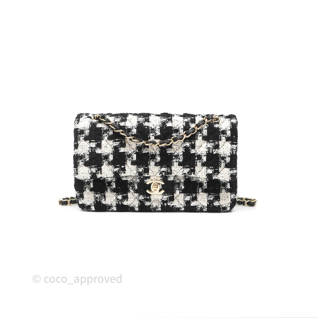 Chanel Quilted M/L Medium Double Flap Black White Houndstooth Tweed Gold Hardware