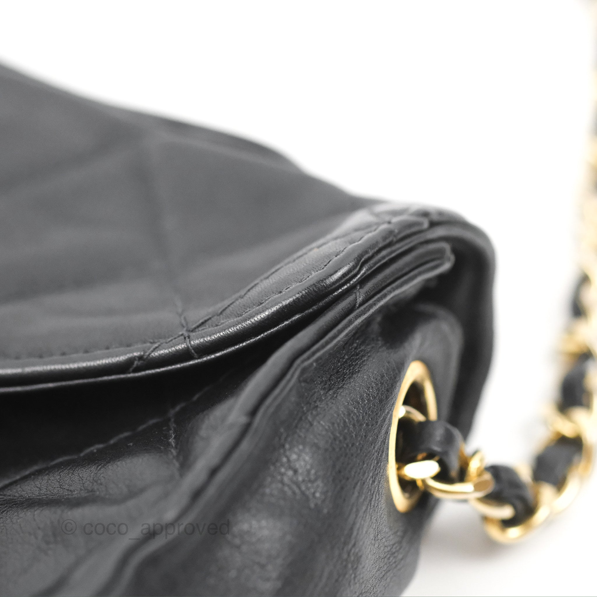 Chanel Black Caviar Quilted Pochette Shoulder Bag – como-vintage