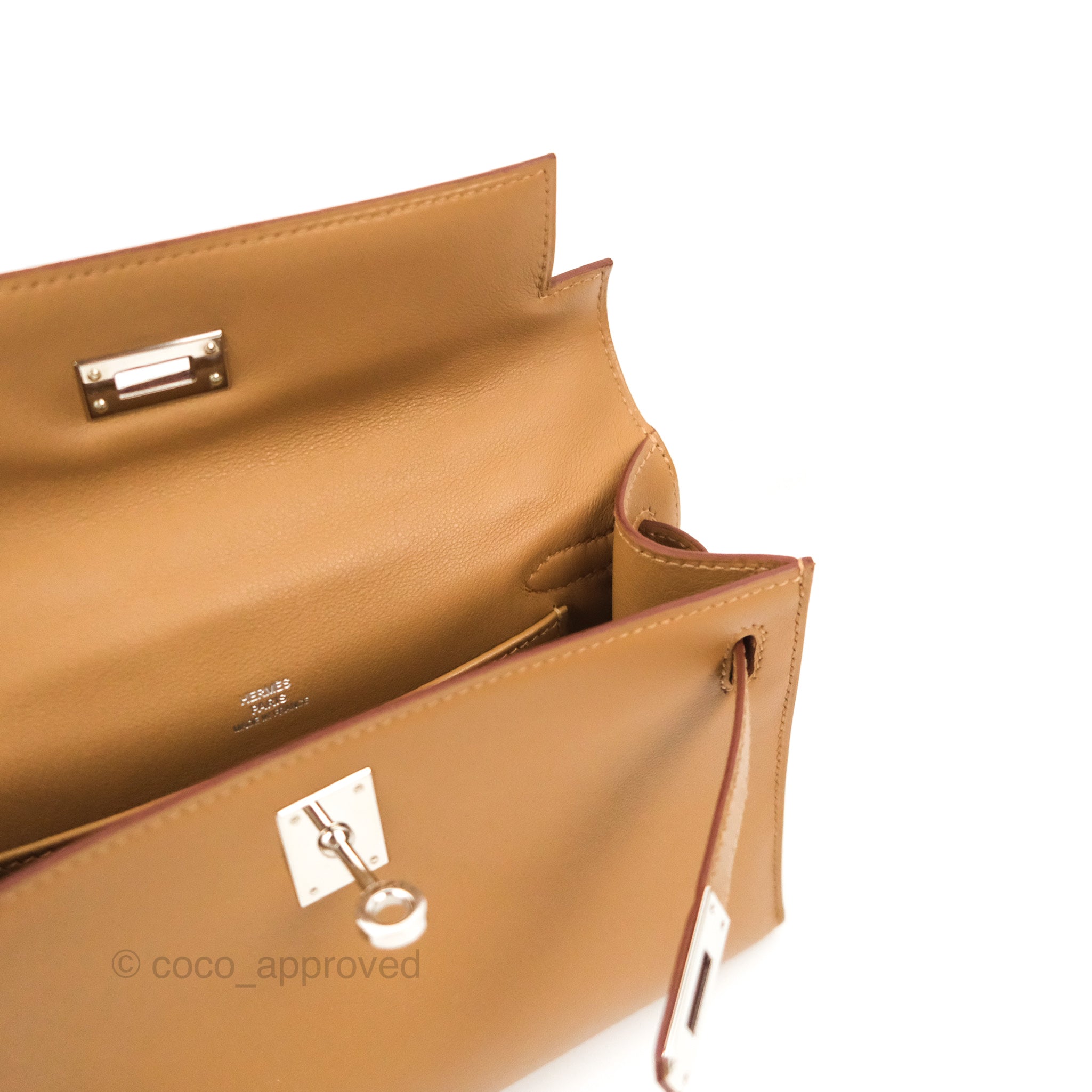 Biscuit Kelly Pochette in Swift Leather with Gold Hardware, 2010