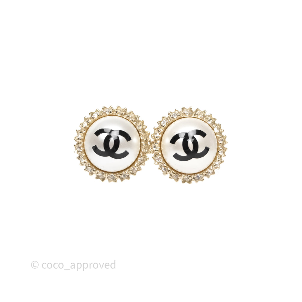 Chanel CC Pearl Crystal Round Earrings Gold Tone 20P
