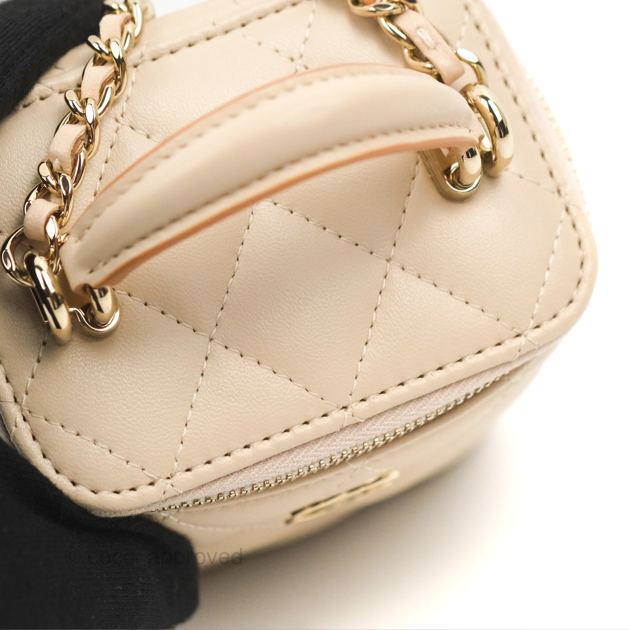 Chanel Mini Top Handle Vanity With Chain Ecru/Beige Lambskin Gold Hard – Coco  Approved Studio