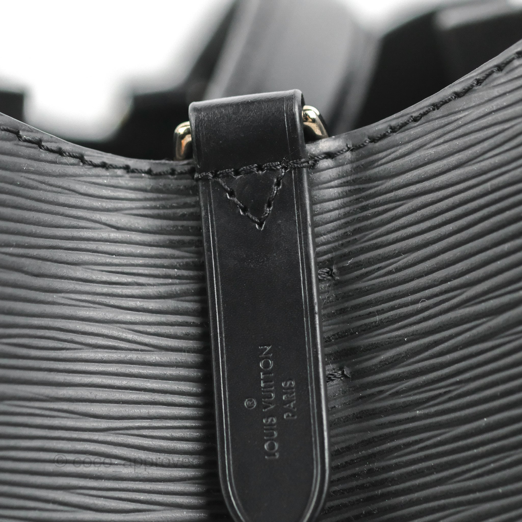 Louis Vuitton Ombre Bag Epi Leather Black